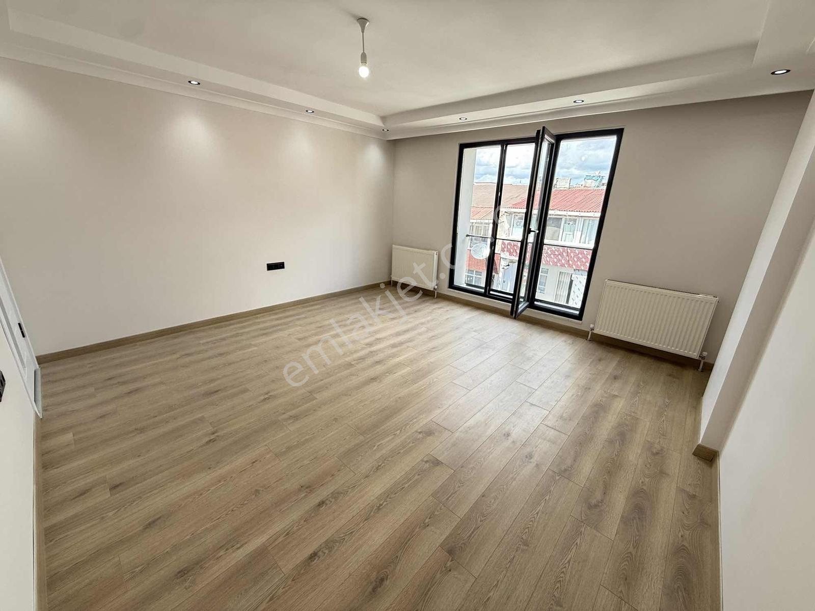 Mercan Emlak'tan Sıfır Asansörlü,balkonlu,tuvalet Banyo Ayrı 2+1 — fotoğraf 6