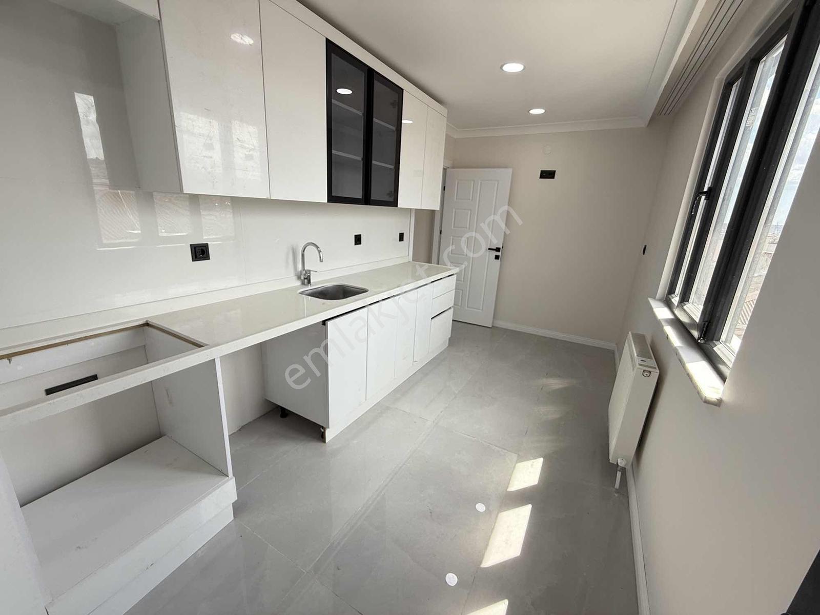 Mercan Emlak'tan Sıfır Asansörlü,balkonlu,tuvalet Banyo Ayrı 2+1 — fotoğraf 15