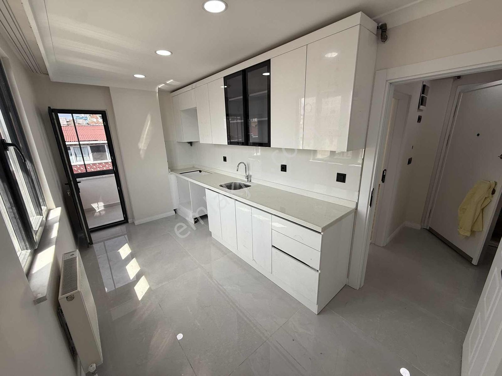 Mercan Emlak'tan Sıfır Asansörlü,balkonlu,tuvalet Banyo Ayrı 2+1 — fotoğraf 16