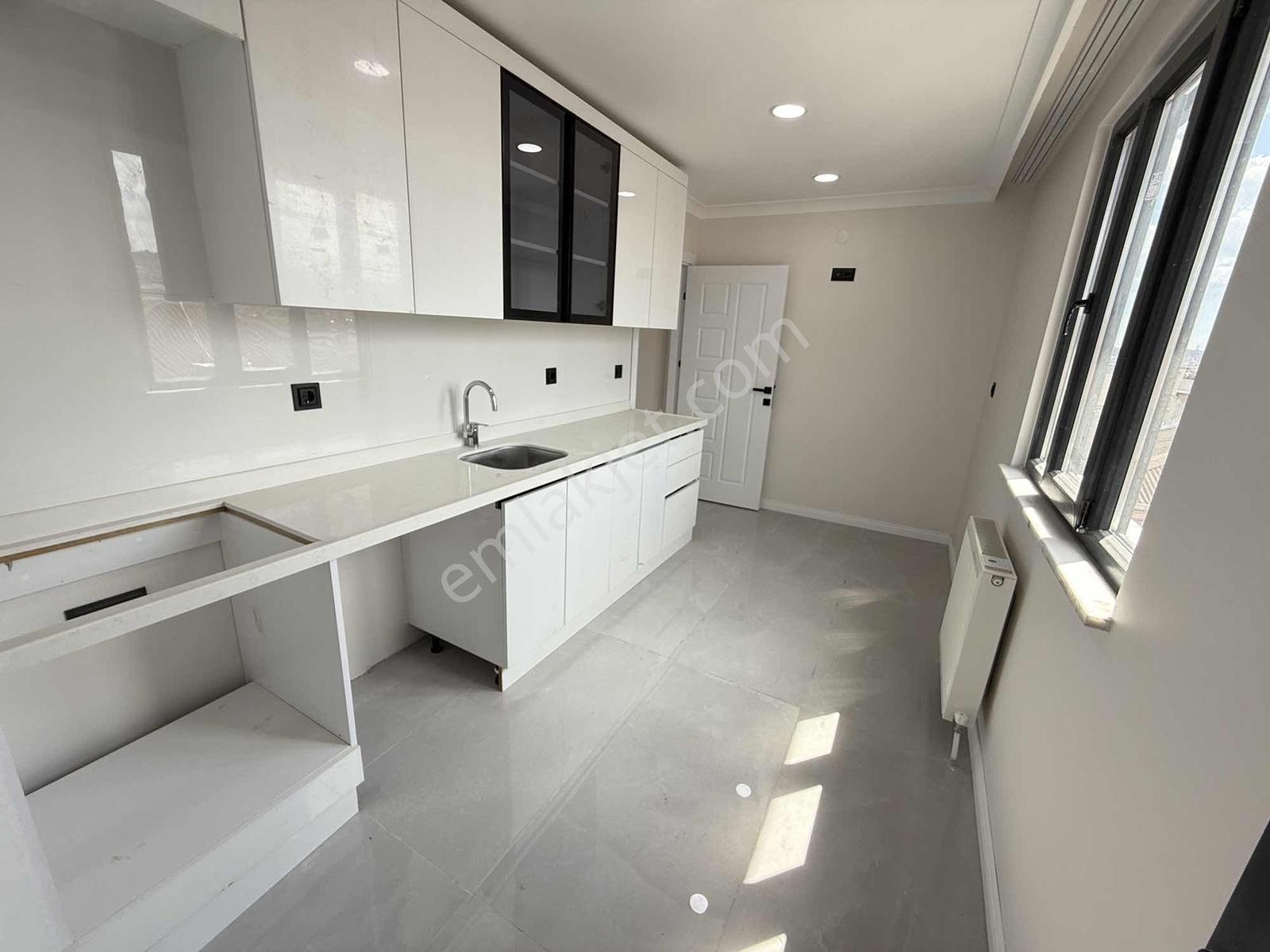 Mercan Emlak'tan Sıfır Asansörlü,balkonlu,tuvalet Banyo Ayrı 2+1 — fotoğraf 17