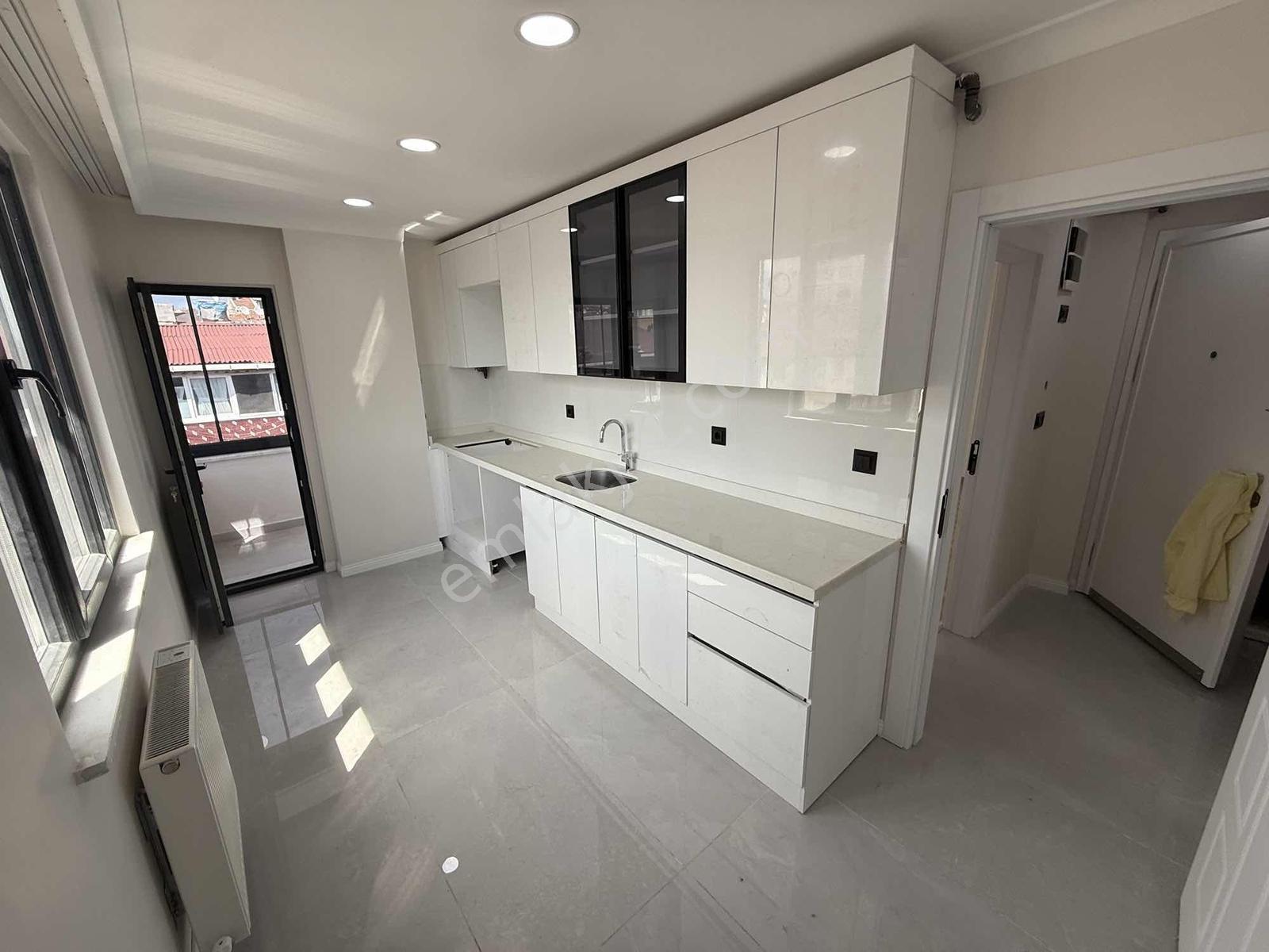 Mercan Emlak'tan Sıfır Asansörlü,balkonlu,tuvalet Banyo Ayrı 2+1 — fotoğraf 19