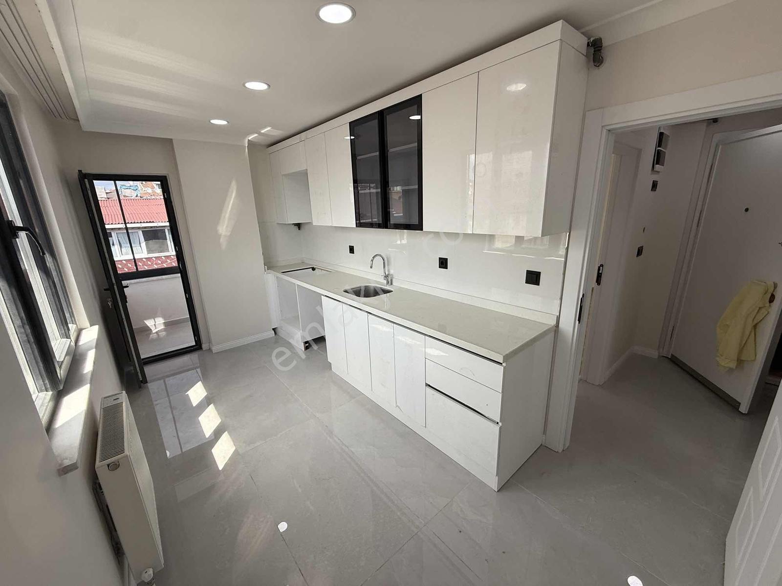 Mercan Emlak'tan Sıfır Asansörlü,balkonlu,tuvalet Banyo Ayrı 2+1 — fotoğraf 20