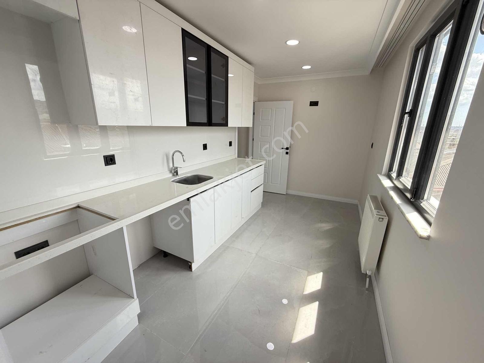 Mercan Emlak'tan Sıfır Asansörlü,balkonlu,tuvalet Banyo Ayrı 2+1 — fotoğraf 22