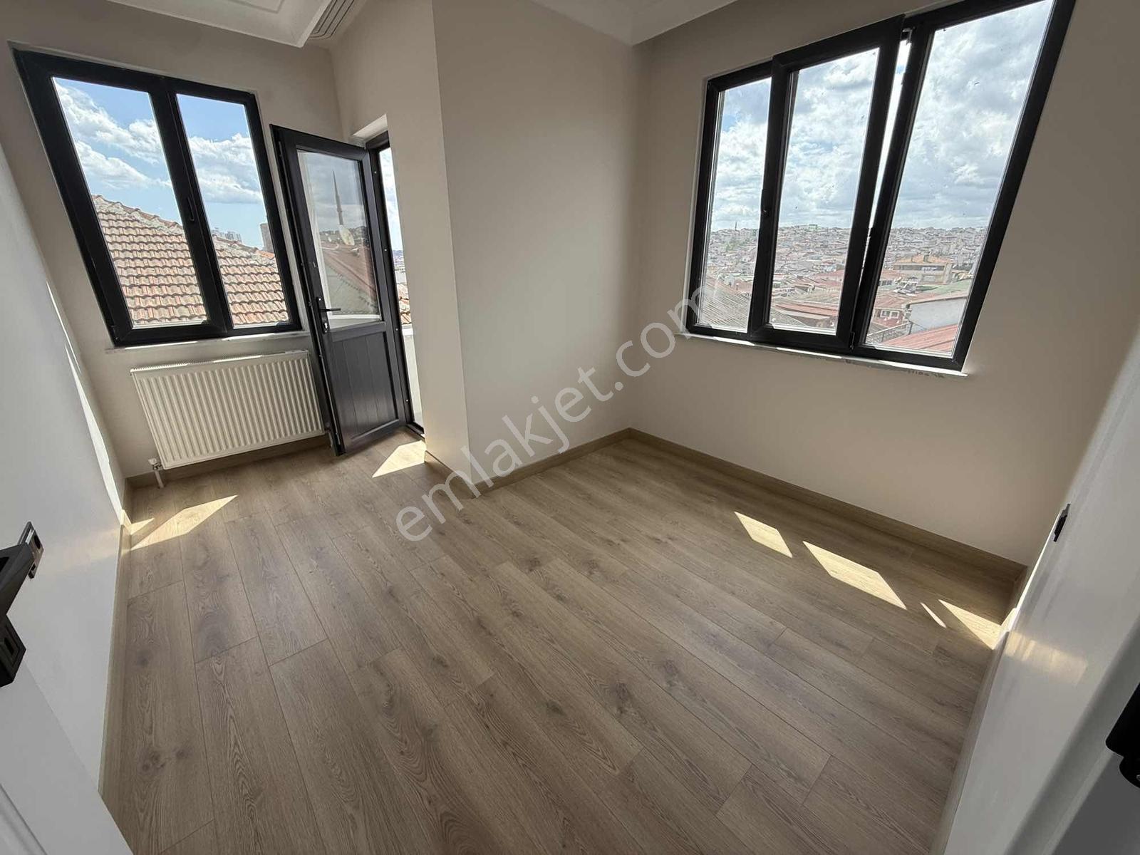 Mercan Emlak'tan Sıfır Asansörlü,balkonlu,tuvalet Banyo Ayrı 2+1 — fotoğraf 33