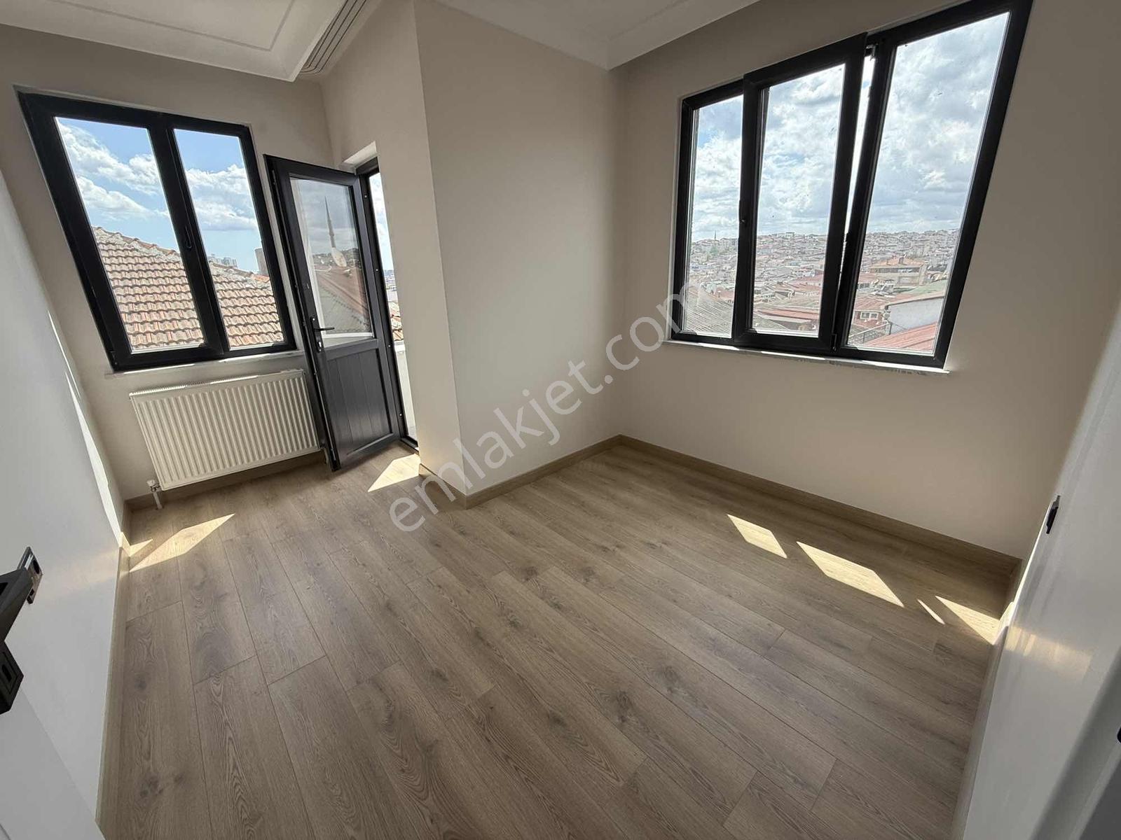 Mercan Emlak'tan Sıfır Asansörlü,balkonlu,tuvalet Banyo Ayrı 2+1 — fotoğraf 35