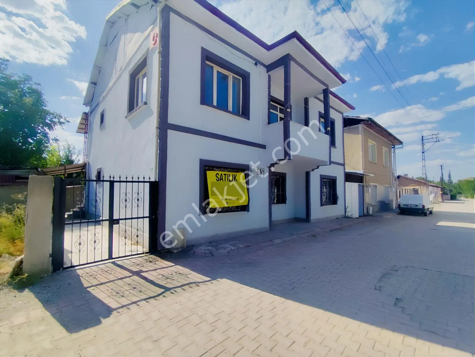 Müdür Grup Emlaktan Satılık 2 Katlı Müstakil Ev