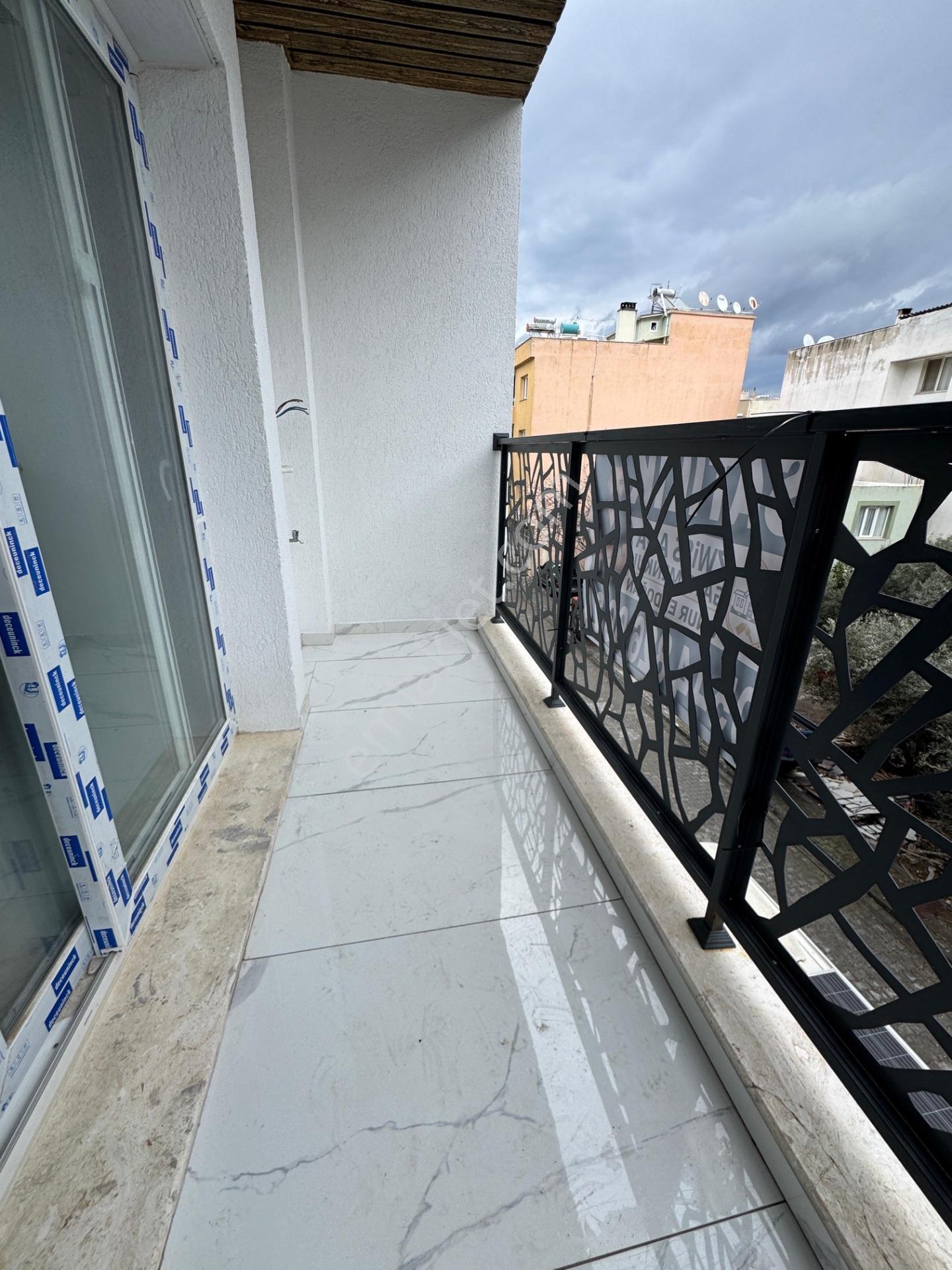 Kuşadası Davutlar Merkez Sıfır 2+1 Daire — fotoğraf 13