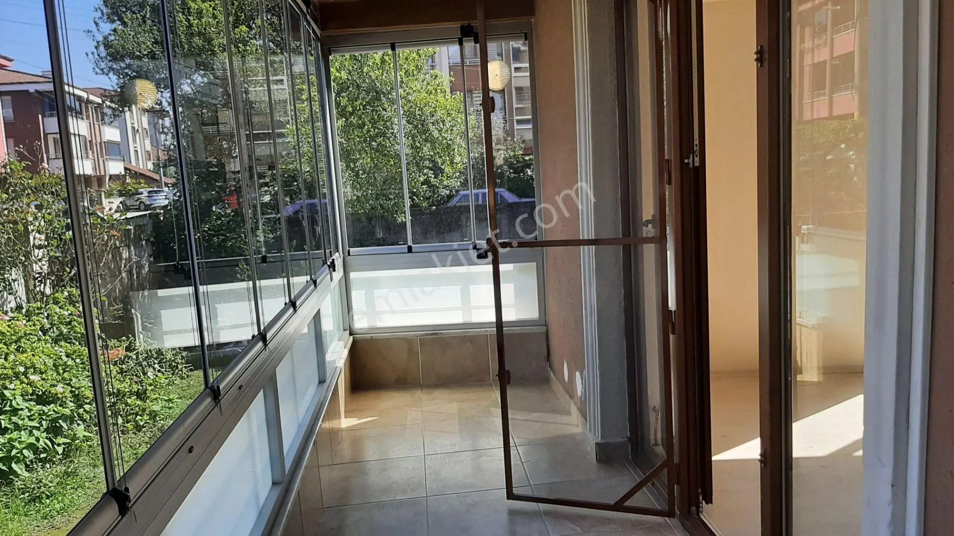 Düzce Merkez De 3+1 Giriş Kat Daıre Satılık — fotoğraf 2