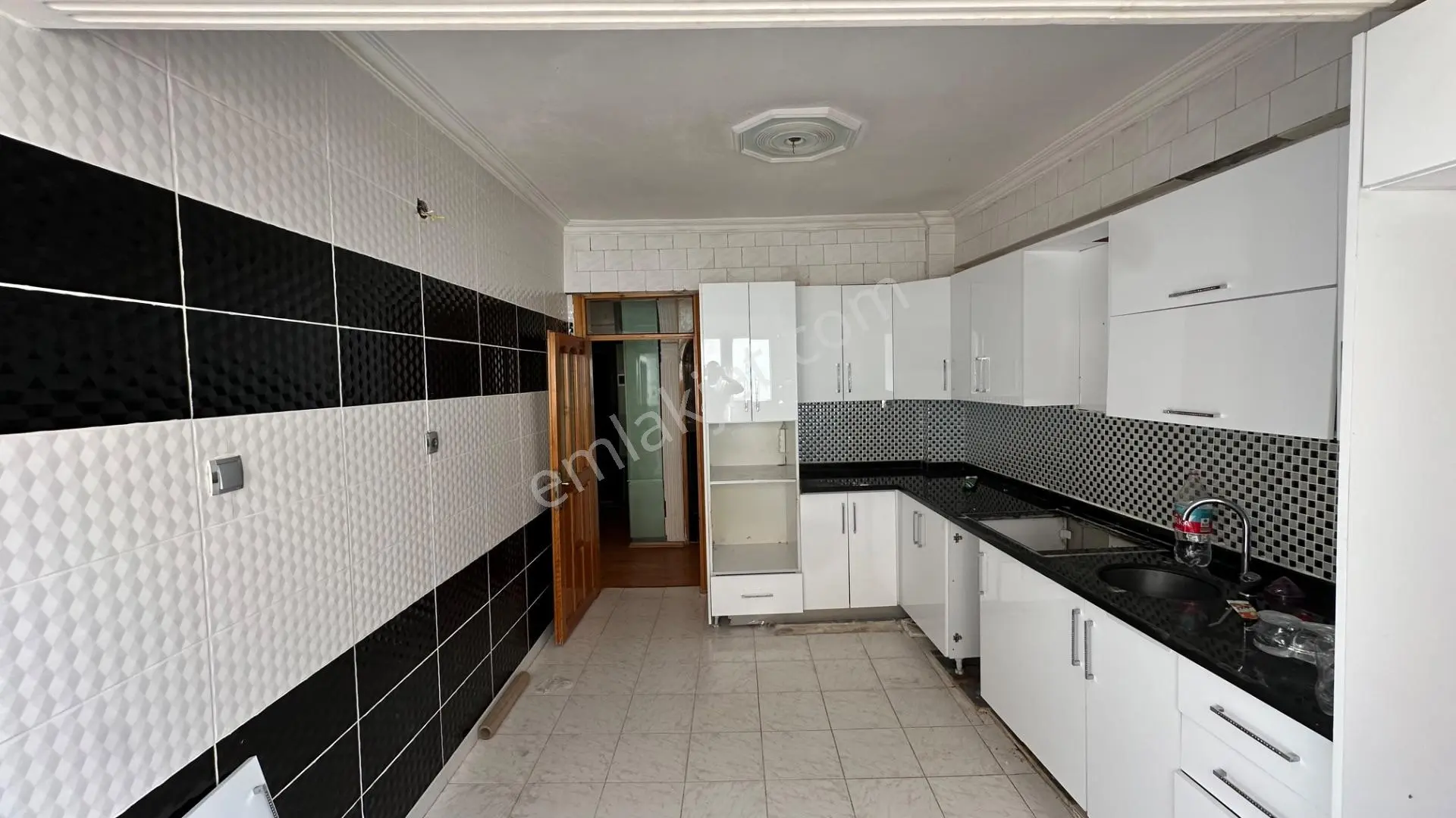 Deniz Gayrimenkul’den Ertuğrul Gazi Mah Satılık 3+1 Uygun Fiyata Ara Kat Daire — fotoğraf 18