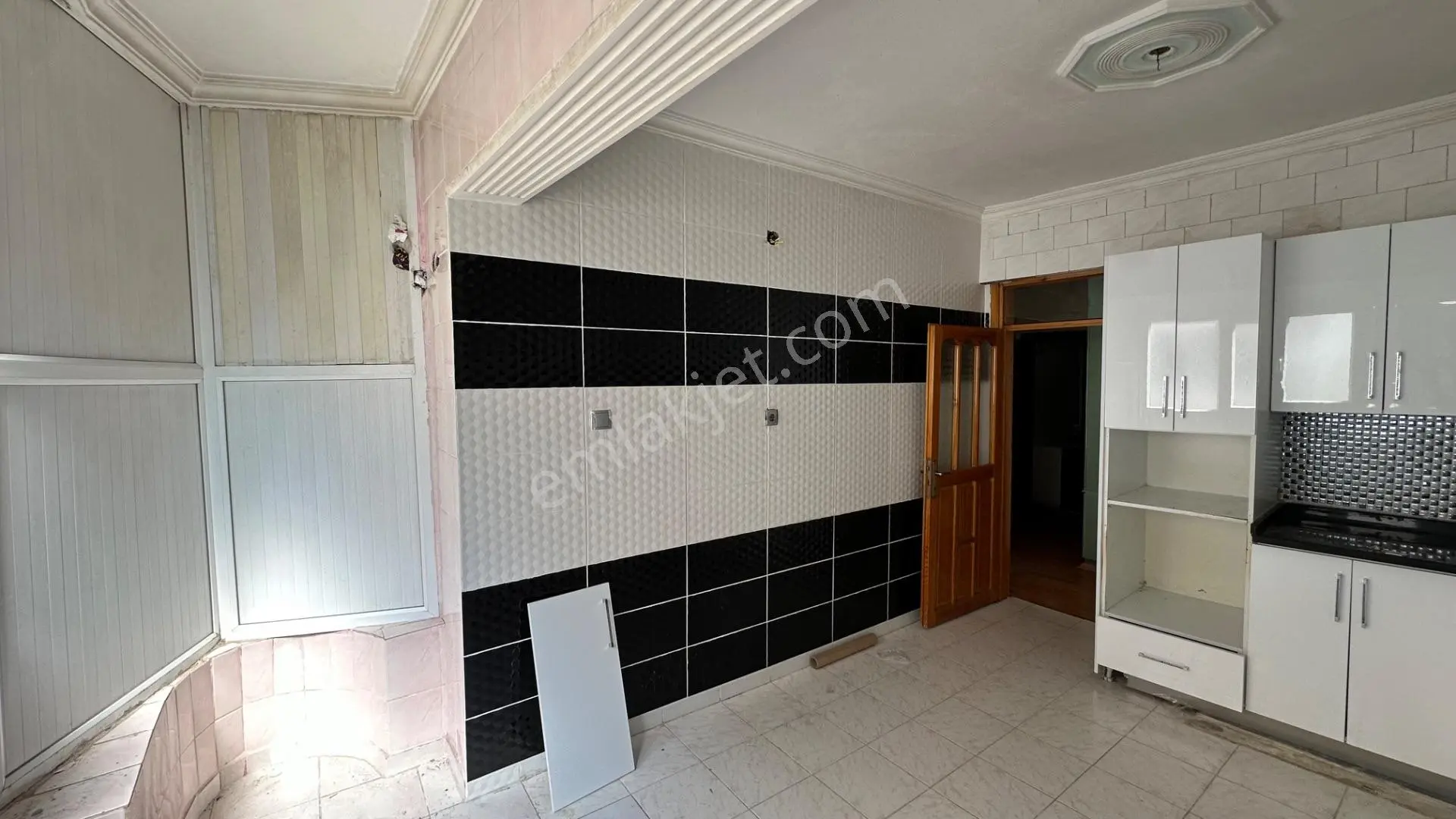 Deniz Gayrimenkul’den Ertuğrul Gazi Mah Satılık 3+1 Uygun Fiyata Ara Kat Daire — fotoğraf 21