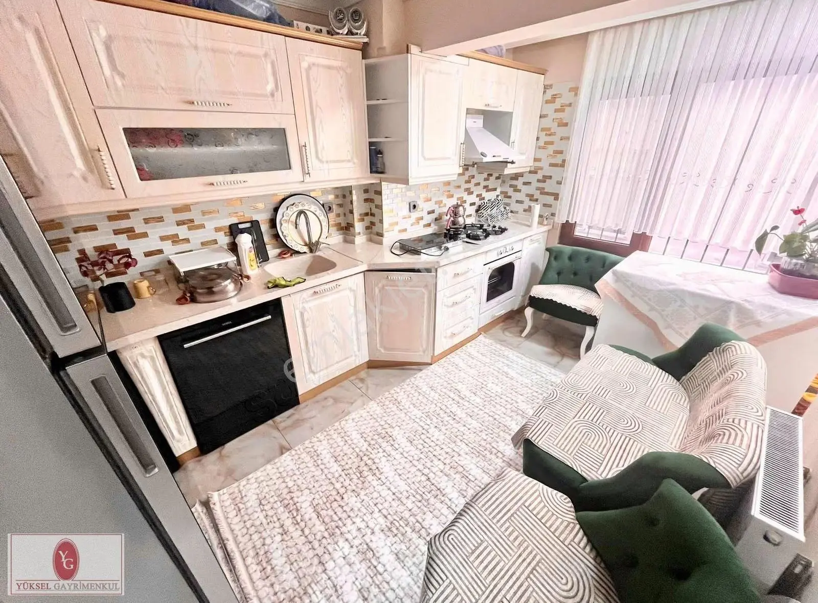 Yüksel'den Edremit'te Yerden Isıtmalı Kapalı Mutfak 2+1 Daire — fotoğraf 3