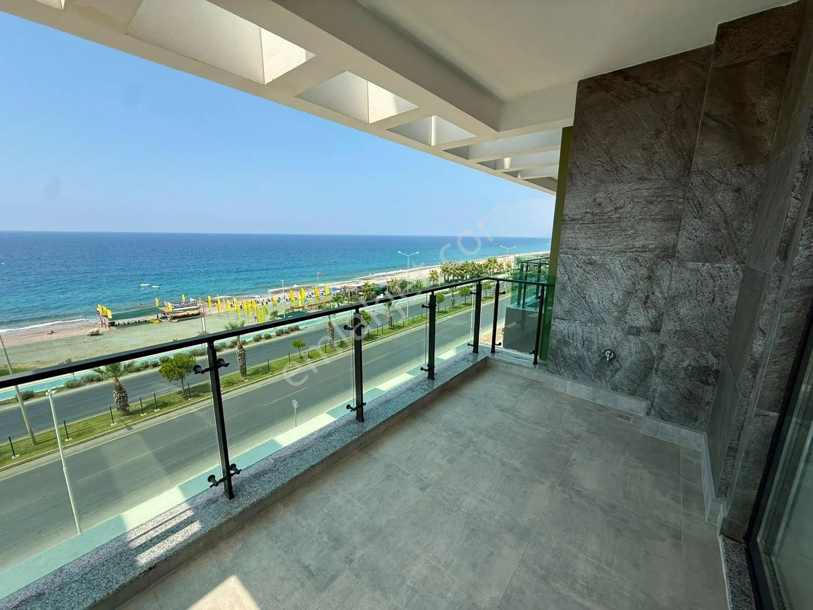Alanya Mahmutlar’da Denize Sıfır Ön Cephe Panoramik Deniz Manzaralı 2+1 Daire — fotoğraf 10