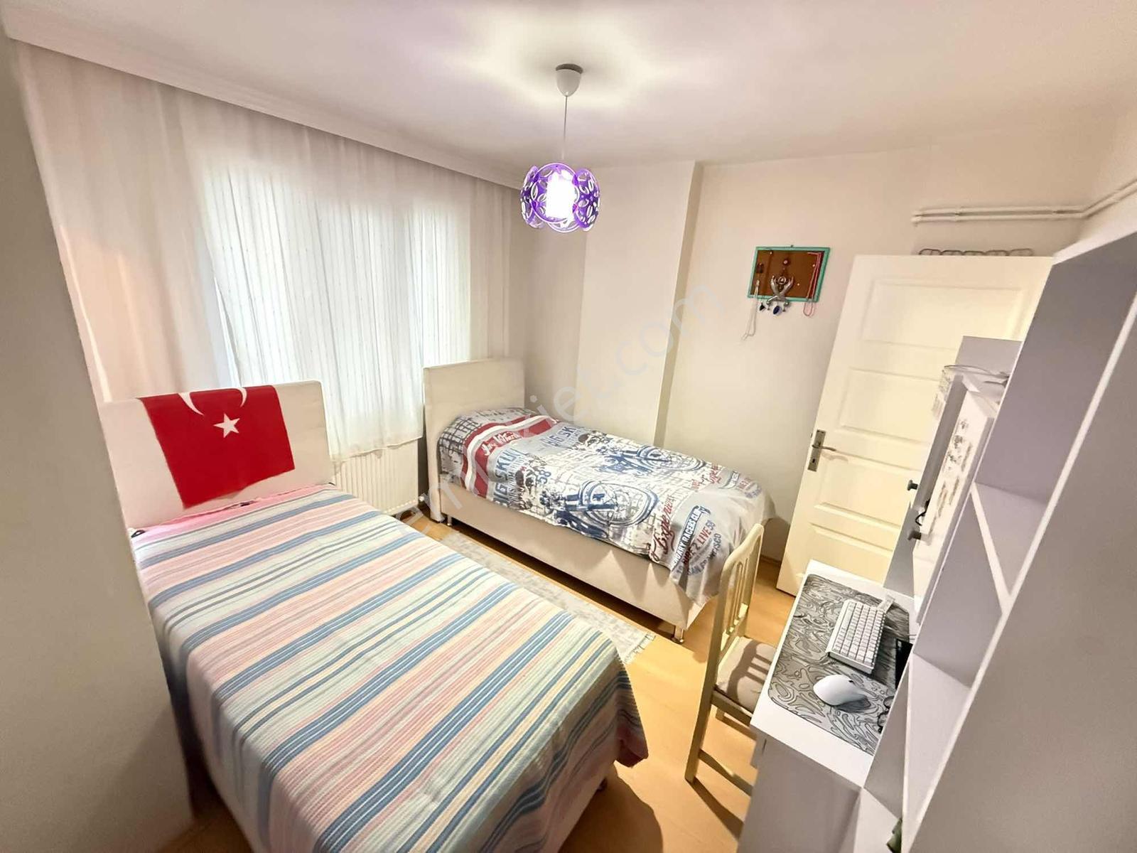Mercan Emlak'tan 75 Yıl Da Çift Balkonlu 2+1 Satılık Daire — fotoğraf 17