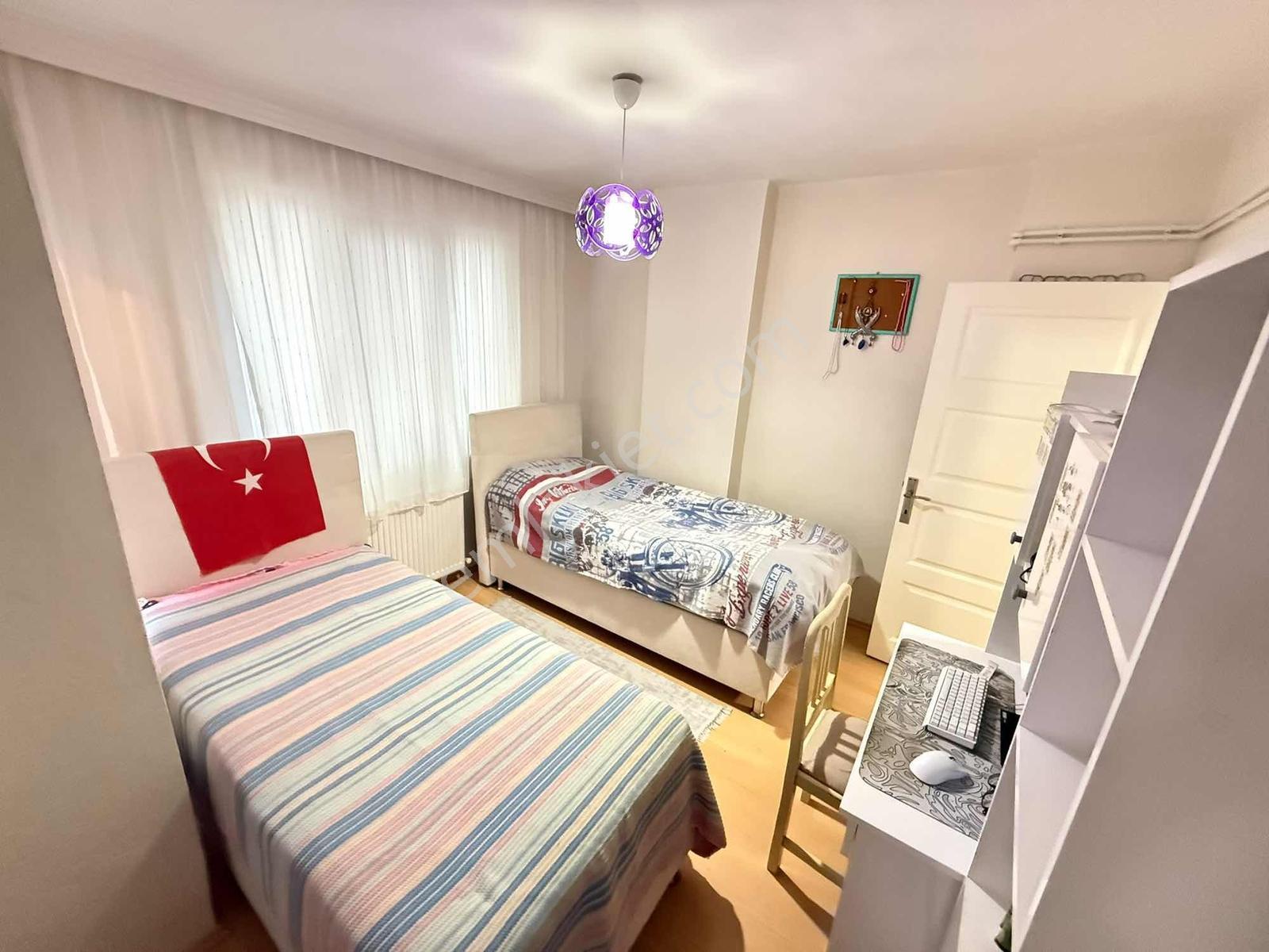 Mercan Emlak'tan 75 Yıl Da Çift Balkonlu 2+1 Satılık Daire — fotoğraf 22