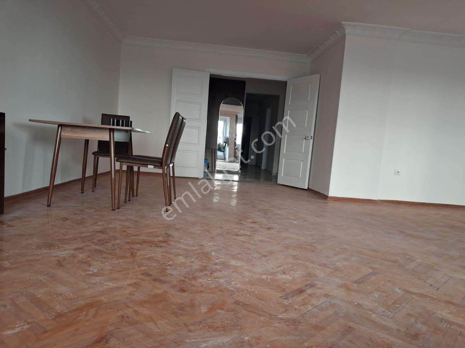 İzmir Göztepe'de 3+1 Geniş Ve Kullanışlı Satılık Daire — fotoğraf 6