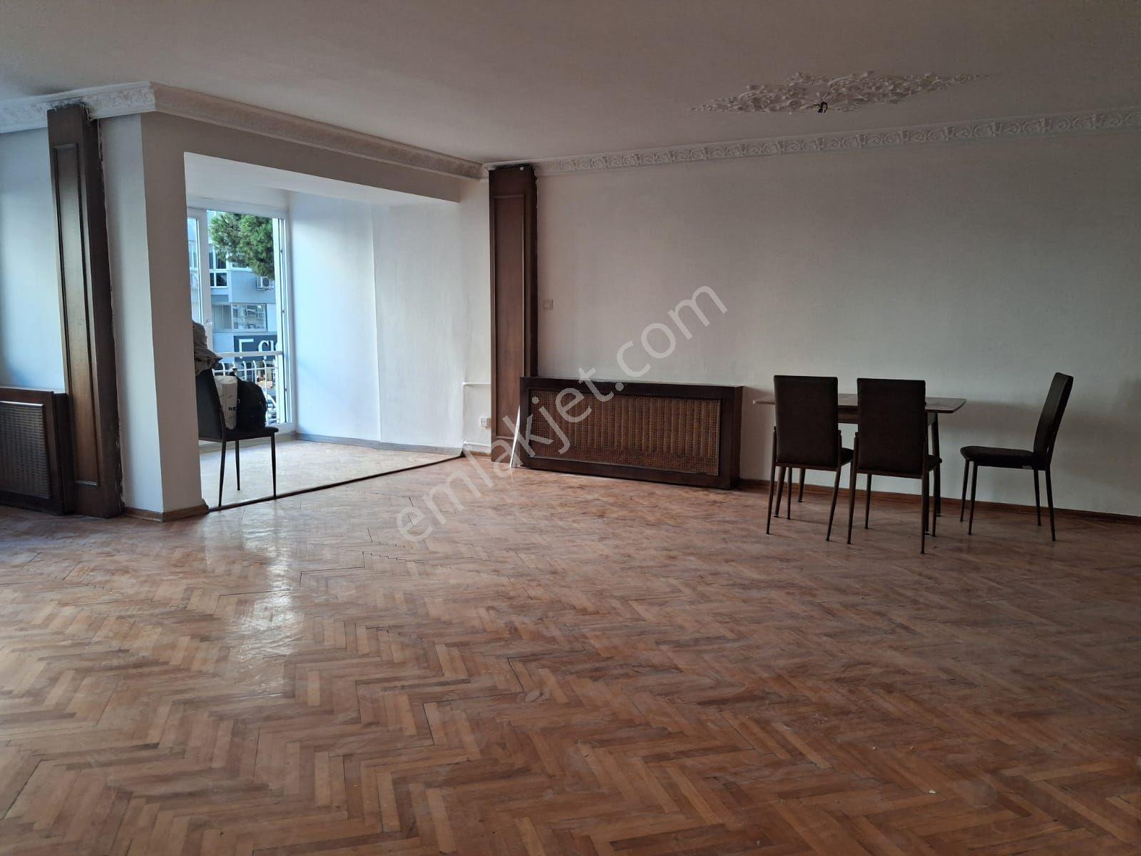 İzmir Göztepe'de 3+1 Geniş Ve Kullanışlı Satılık Daire — fotoğraf 7