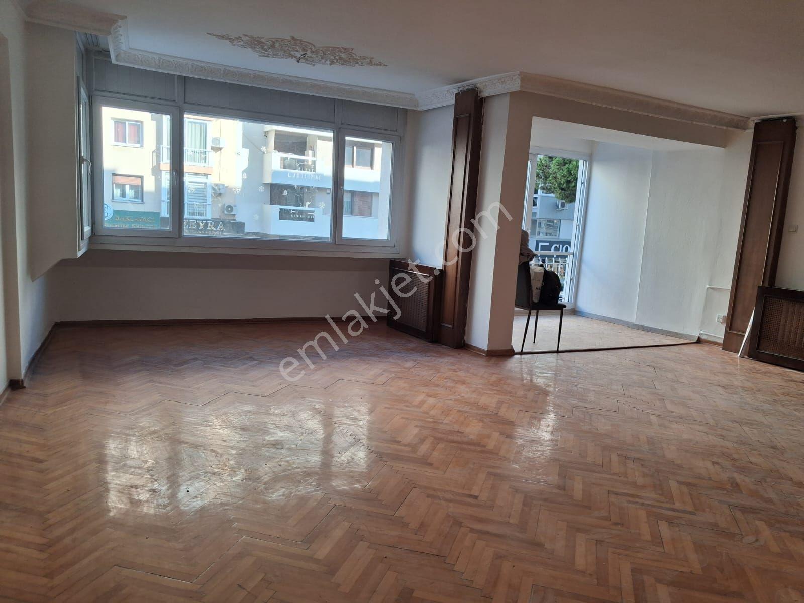İzmir Göztepe'de 3+1 Geniş Ve Kullanışlı Satılık Daire — fotoğraf 8