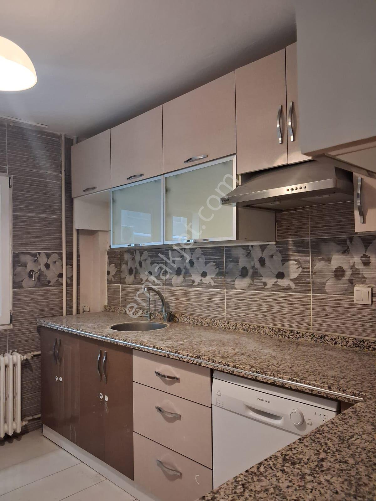 İzmir Göztepe'de 3+1 Geniş Ve Kullanışlı Satılık Daire — fotoğraf 9