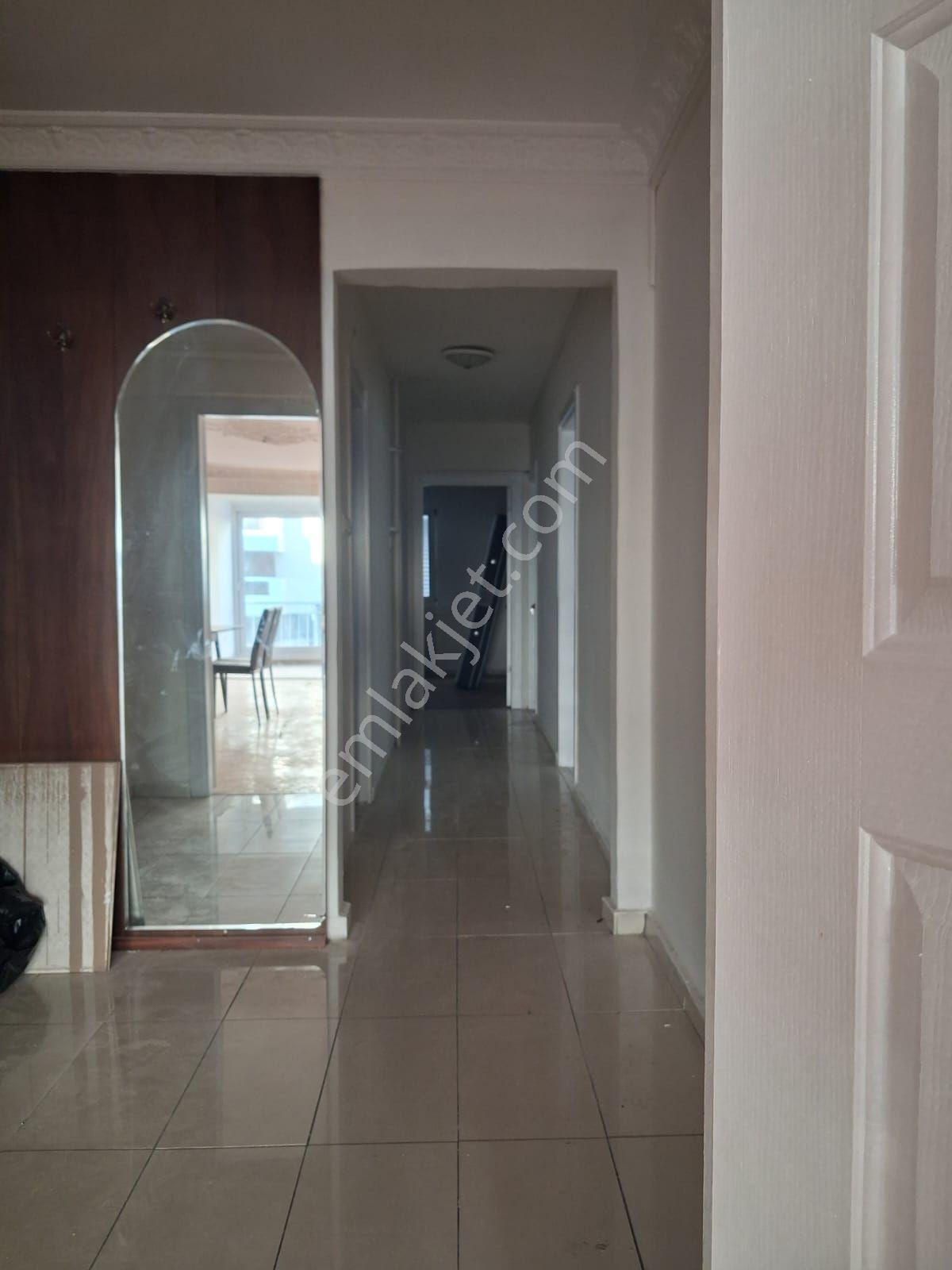 İzmir Göztepe'de 3+1 Geniş Ve Kullanışlı Satılık Daire — fotoğraf 13