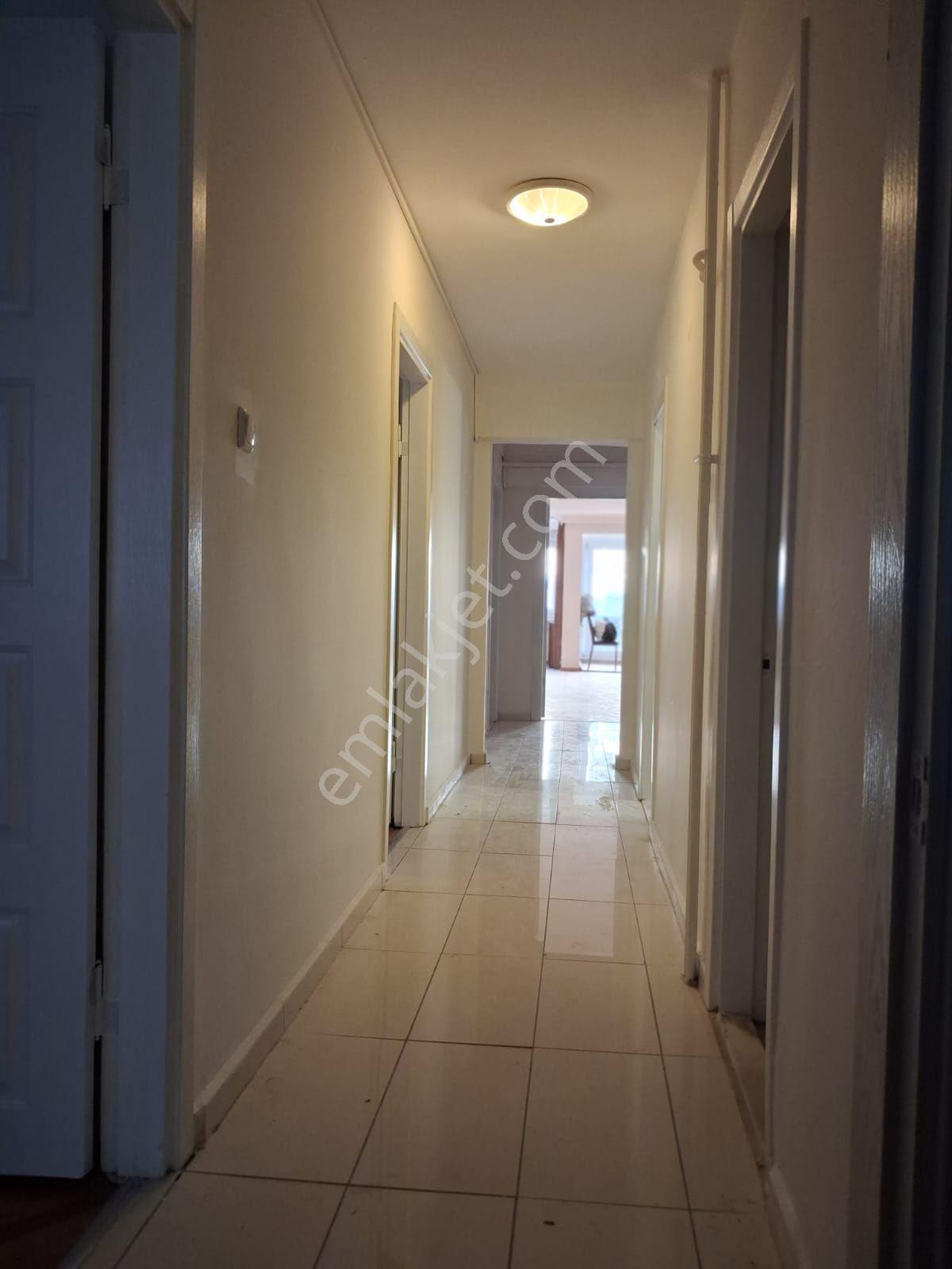 İzmir Göztepe'de 3+1 Geniş Ve Kullanışlı Satılık Daire — fotoğraf 14