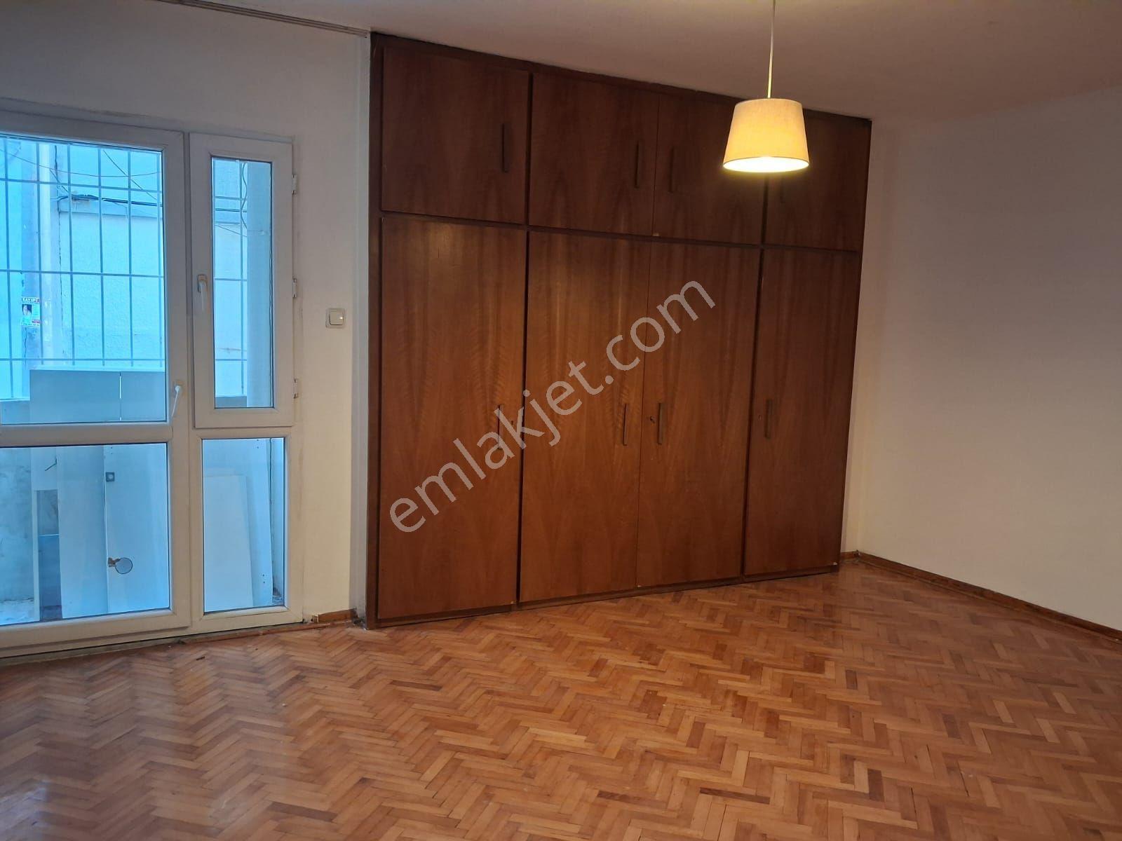 İzmir Göztepe'de 3+1 Geniş Ve Kullanışlı Satılık Daire — fotoğraf 18