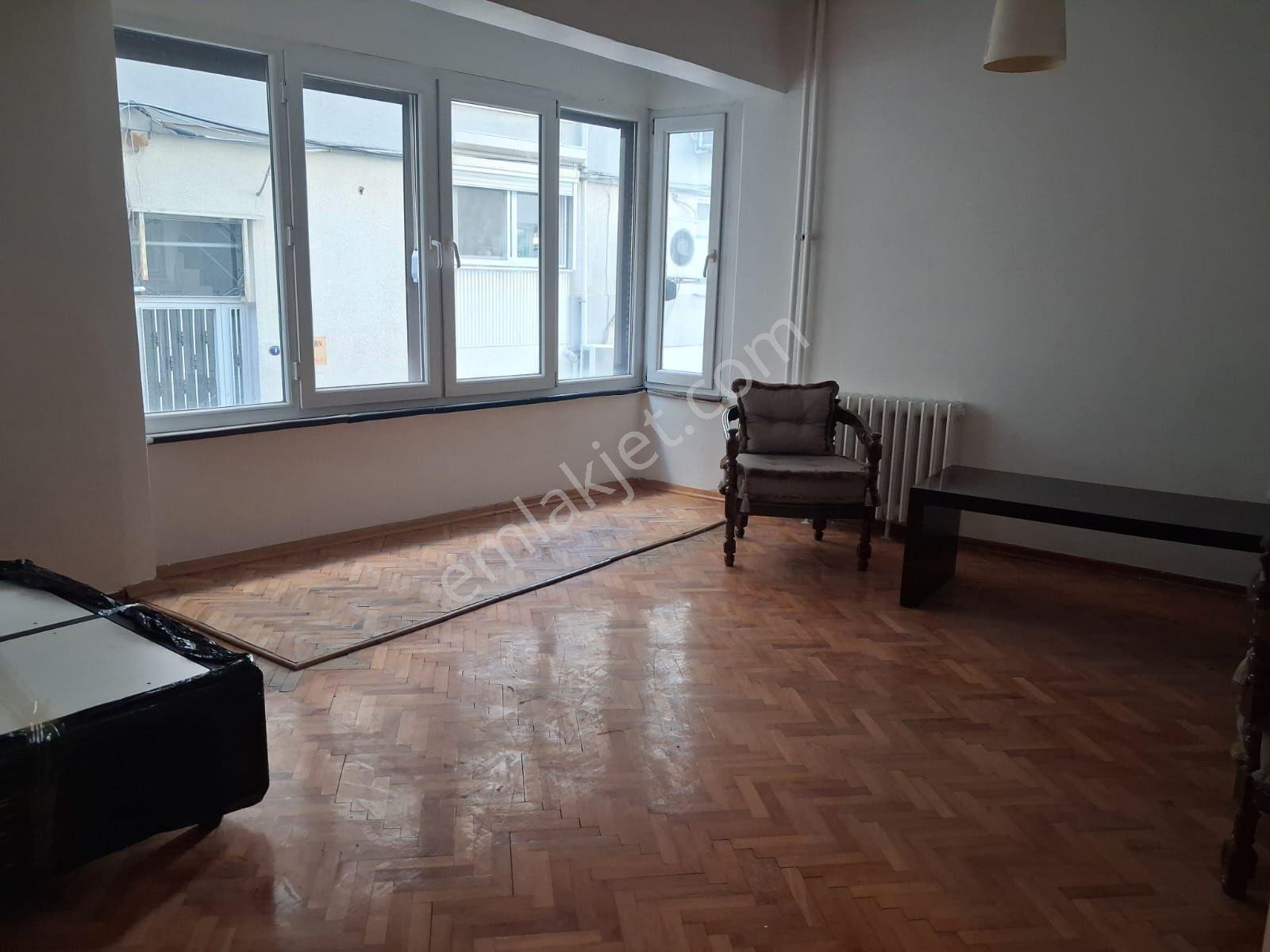 İzmir Göztepe'de 3+1 Geniş Ve Kullanışlı Satılık Daire — fotoğraf 23