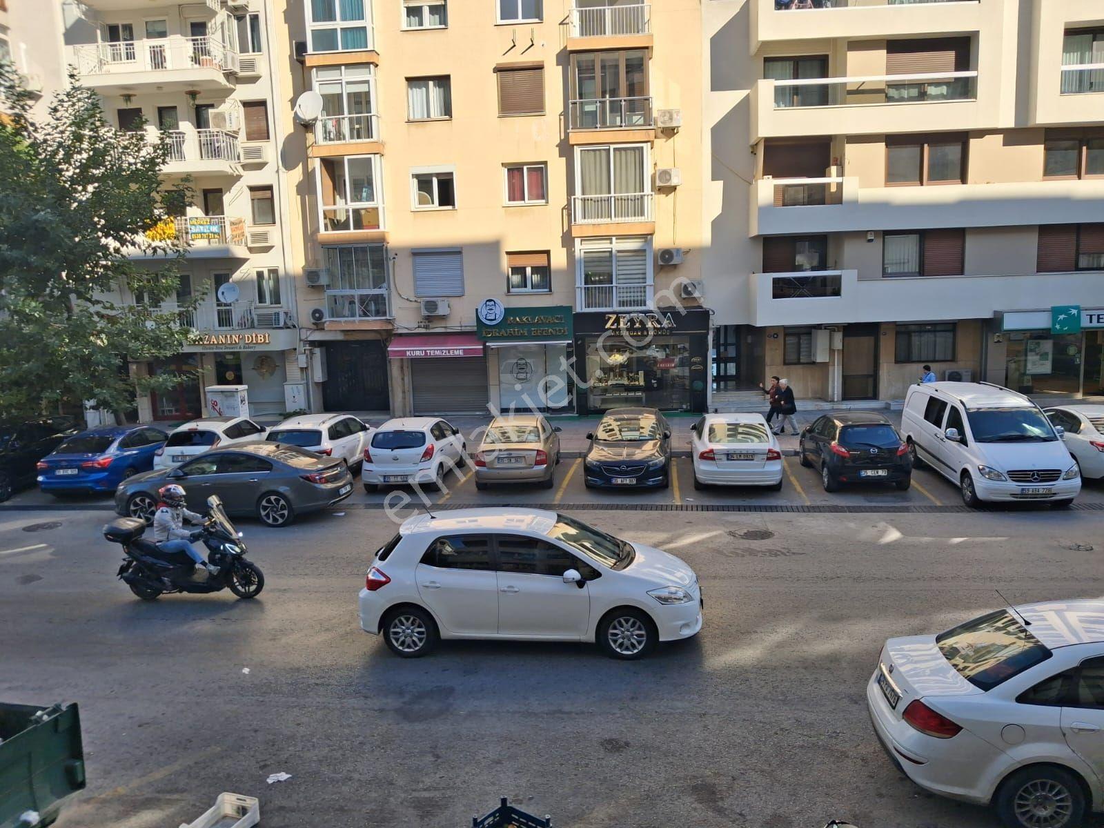 İzmir Göztepe'de 3+1 Geniş Ve Kullanışlı Satılık Daire — fotoğraf 34