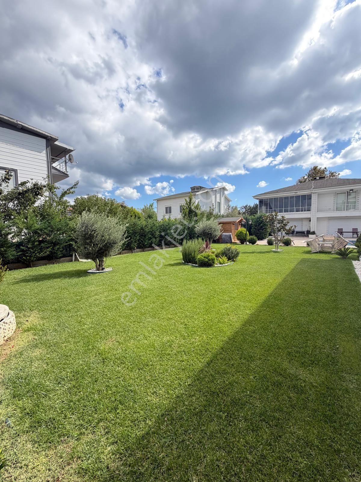 Silivri Kınalıda Denize Yakın Yüzme Havuzlu Satılık Eşyalı Villa — fotoğraf 7