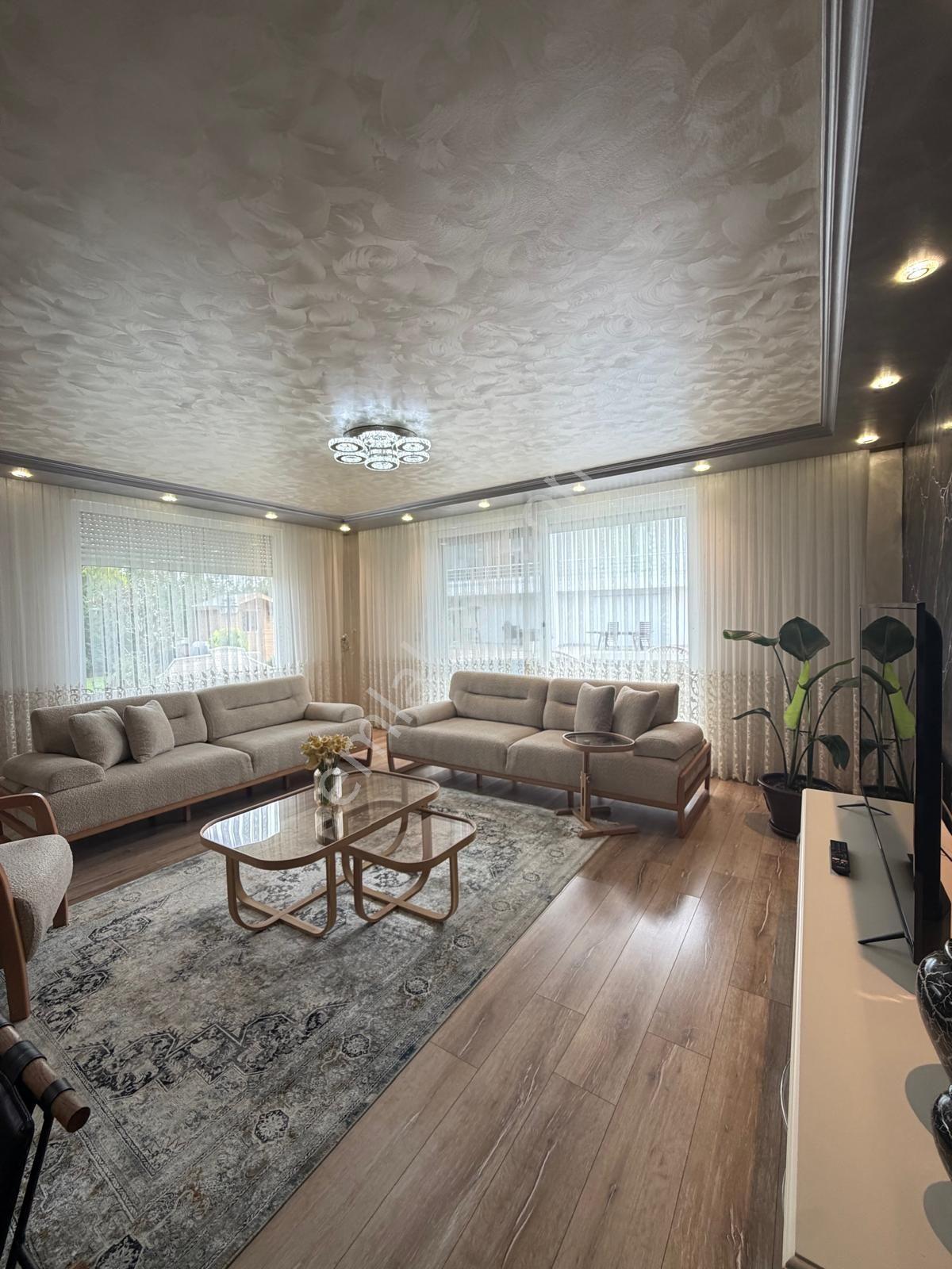 Silivri Kınalıda Denize Yakın Yüzme Havuzlu Satılık Eşyalı Villa — fotoğraf 13