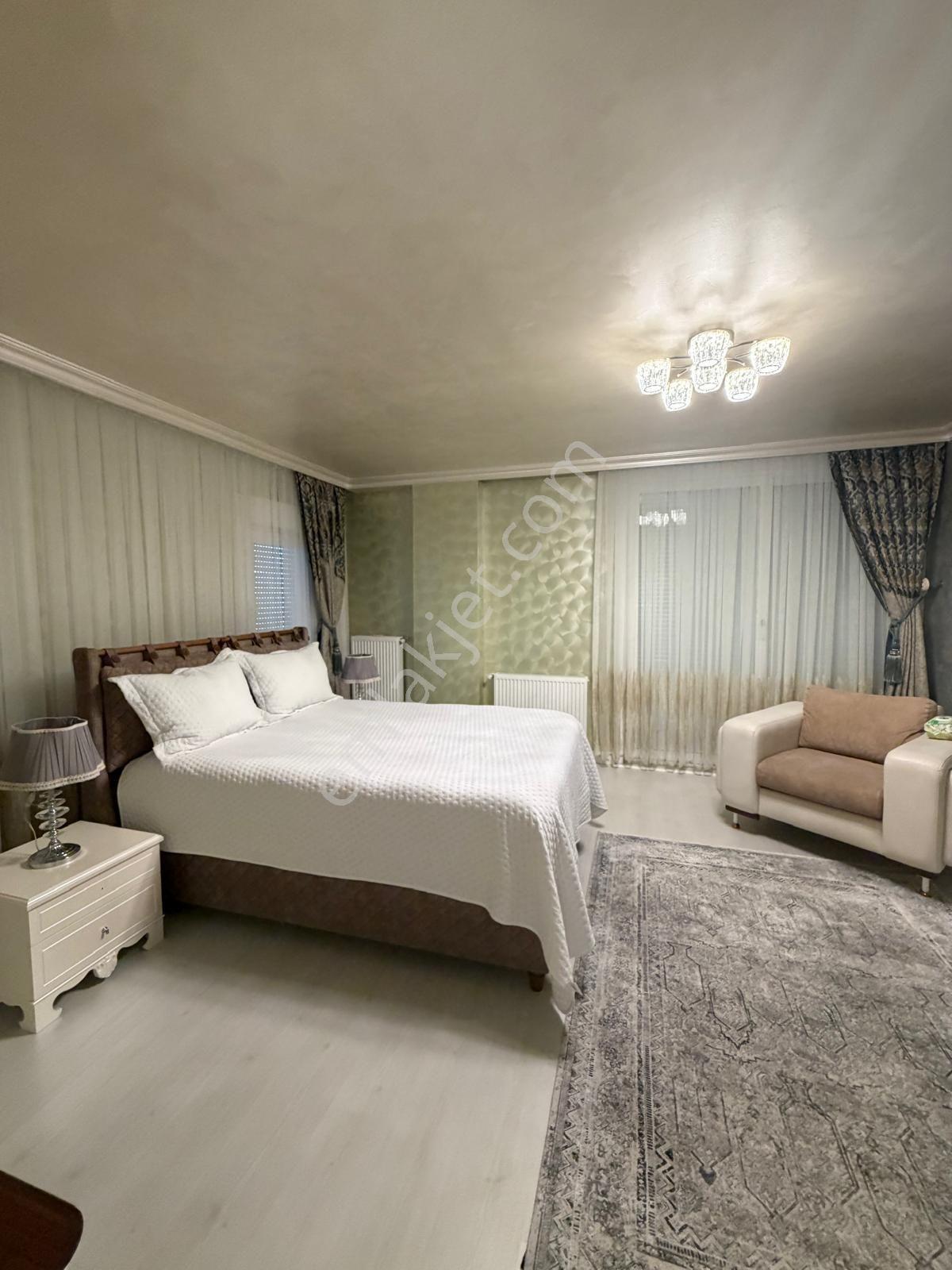 Silivri Kınalıda Denize Yakın Yüzme Havuzlu Satılık Eşyalı Villa — fotoğraf 18