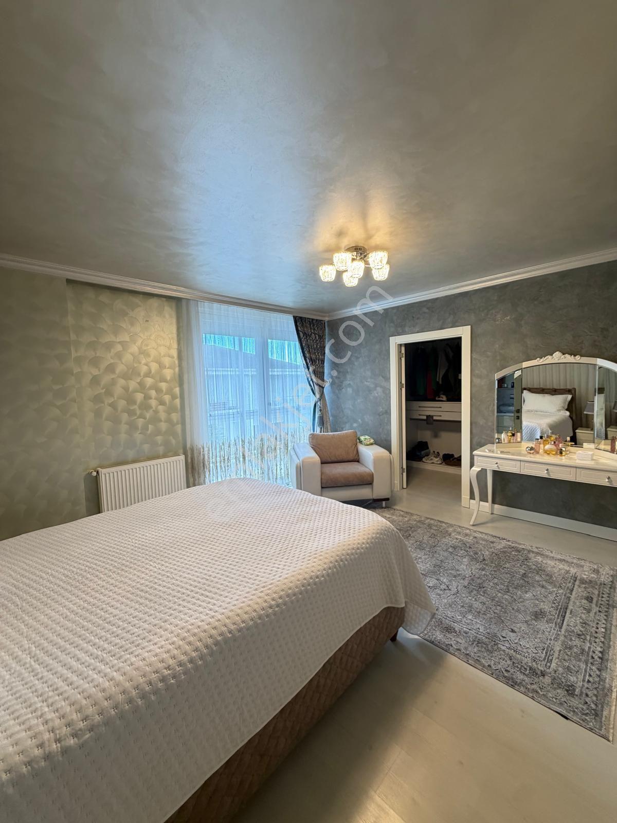 Silivri Kınalıda Denize Yakın Yüzme Havuzlu Satılık Eşyalı Villa — fotoğraf 19