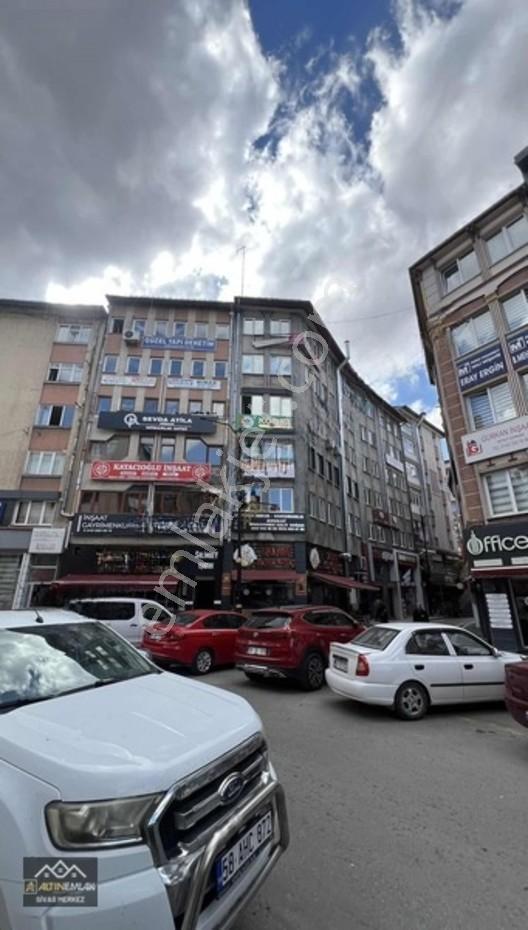 Altın Emlak Satıyor! Çarşıda Fırsat! Ofis-Daire!