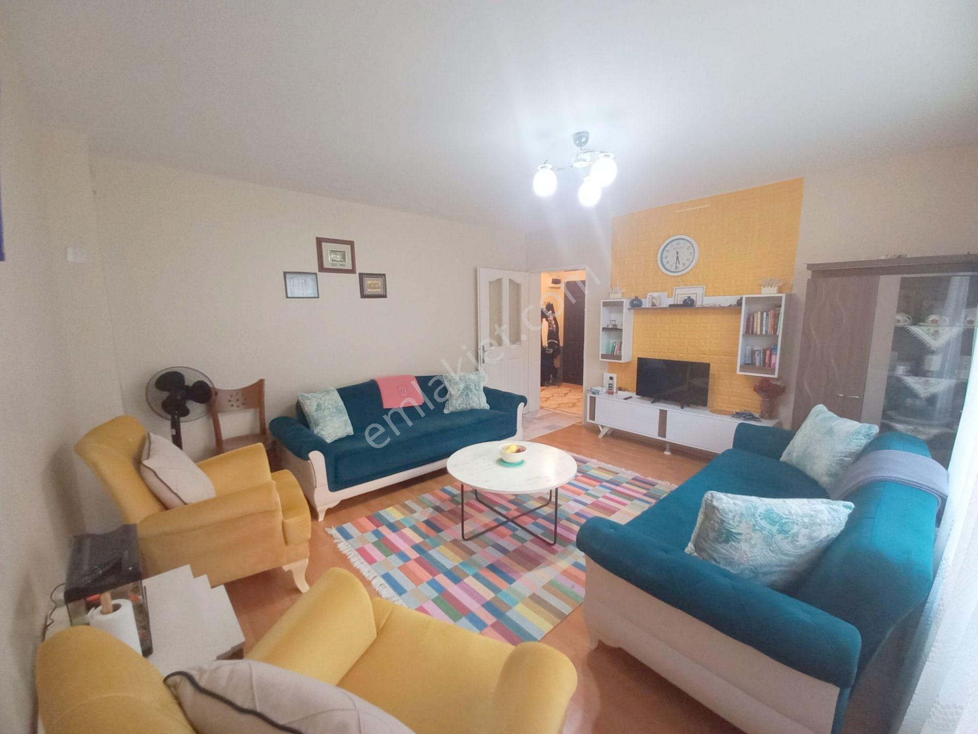 Mertcan'dan Velibaba Mah. İskanlı Kapalı Balkonlu Ara Kat 2+1 — fotoğraf 2