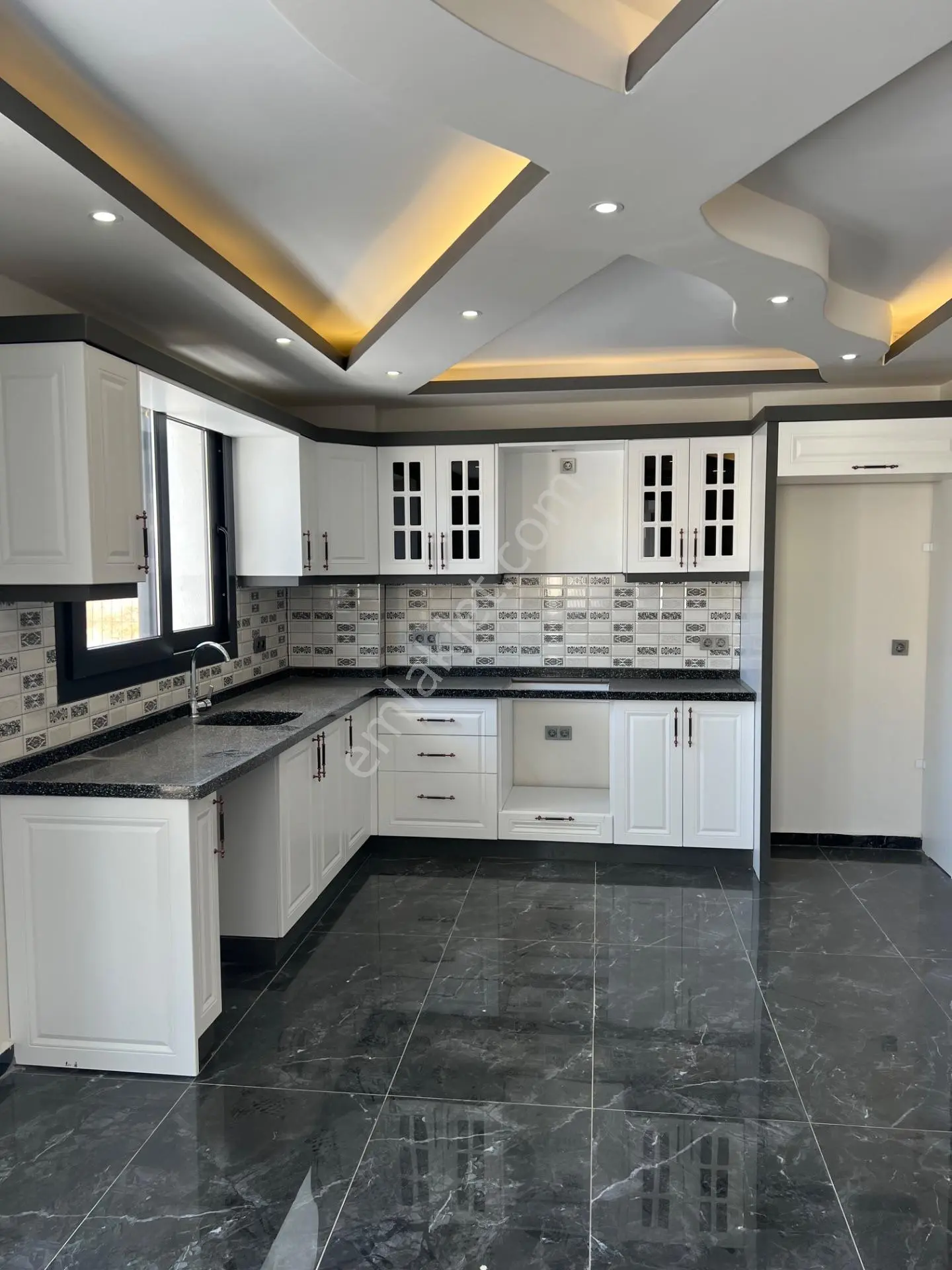 Didim Efeler Mahallesi'nde 4+1 Havuzlu Satılık Villa — fotoğraf 3