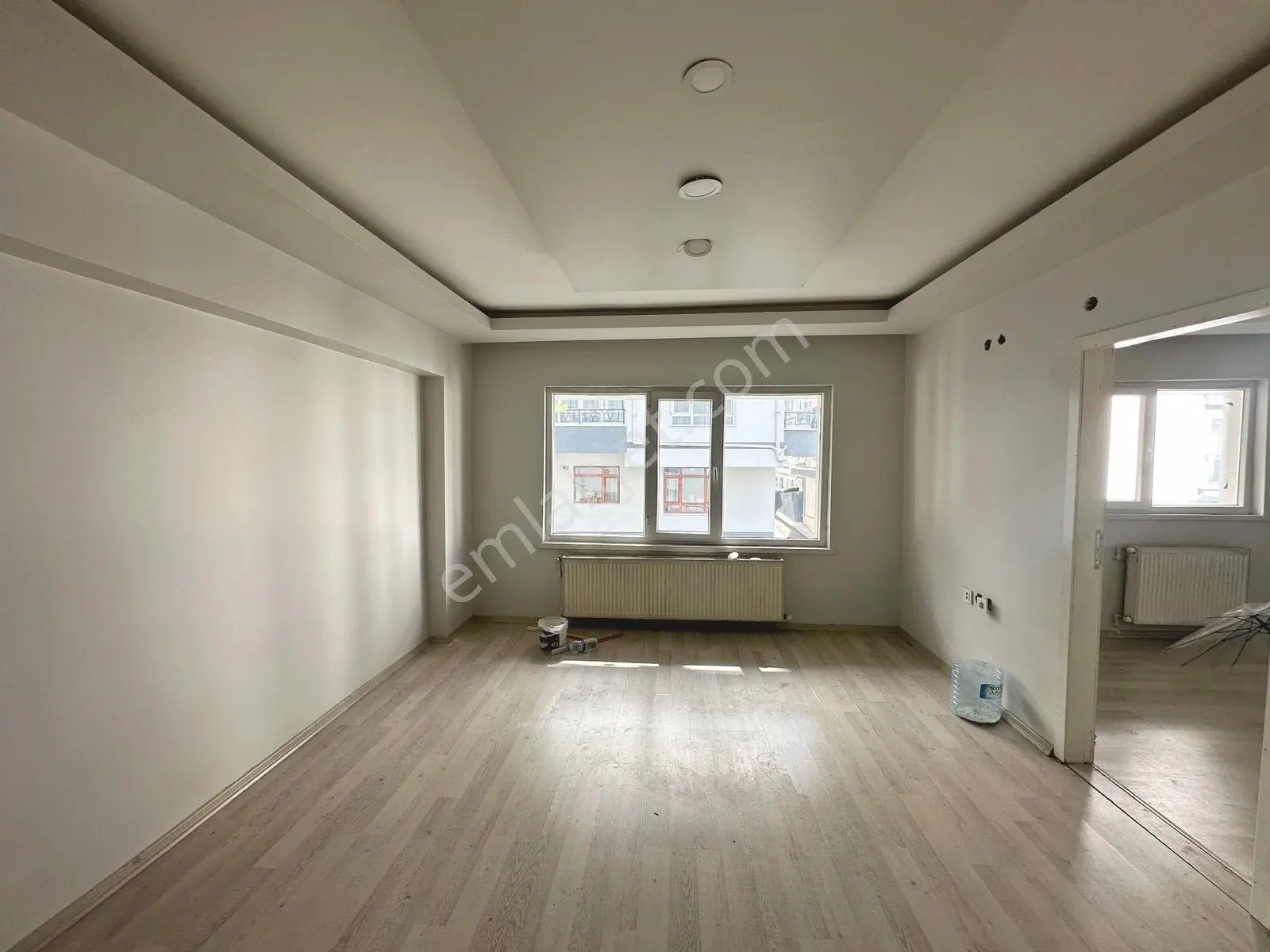 Anadolu Cad. Yakını Çift Balkonlu Ara Kat Konumunda 2+1 Satılık — fotoğraf 2