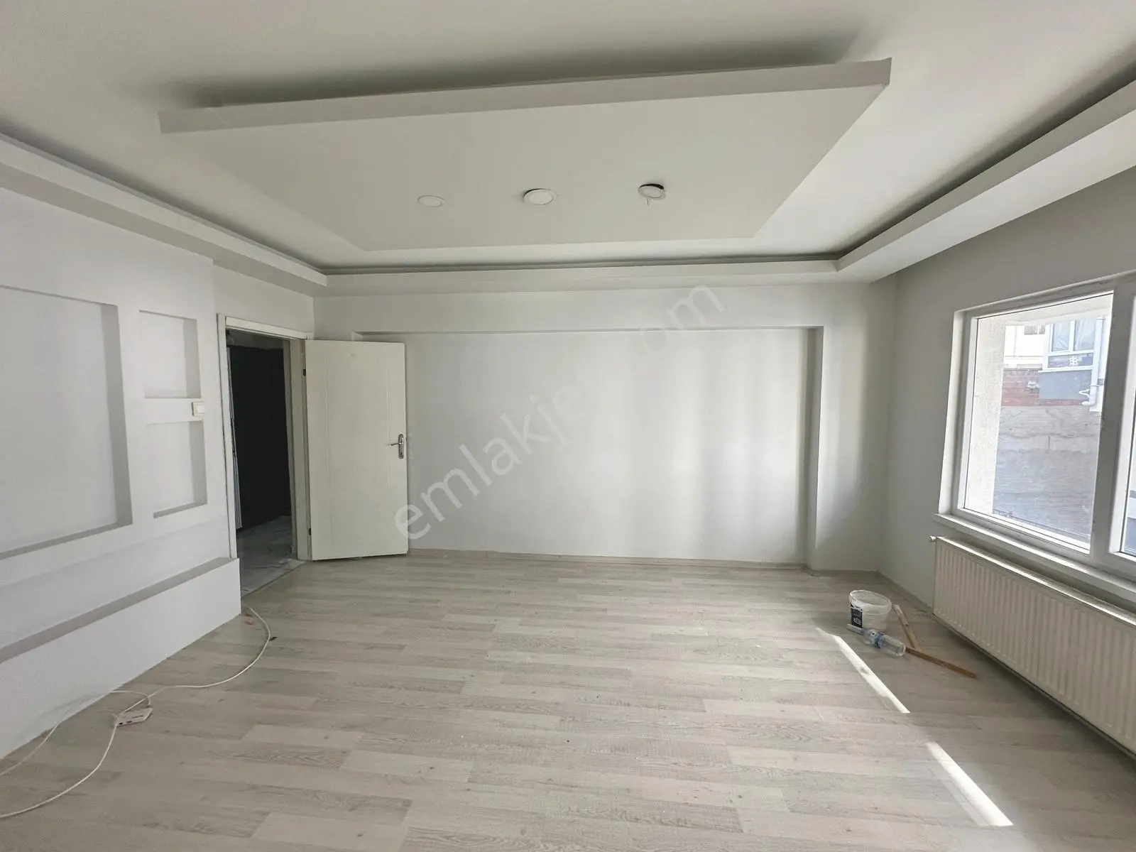 Anadolu Cad. Yakını Çift Balkonlu Ara Kat Konumunda 2+1 Satılık — fotoğraf 5