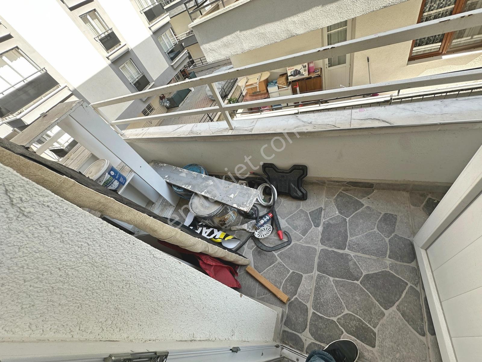 Anadolu Cad. Yakını Çift Balkonlu Ara Kat Konumunda 2+1 Satılık — fotoğraf 8