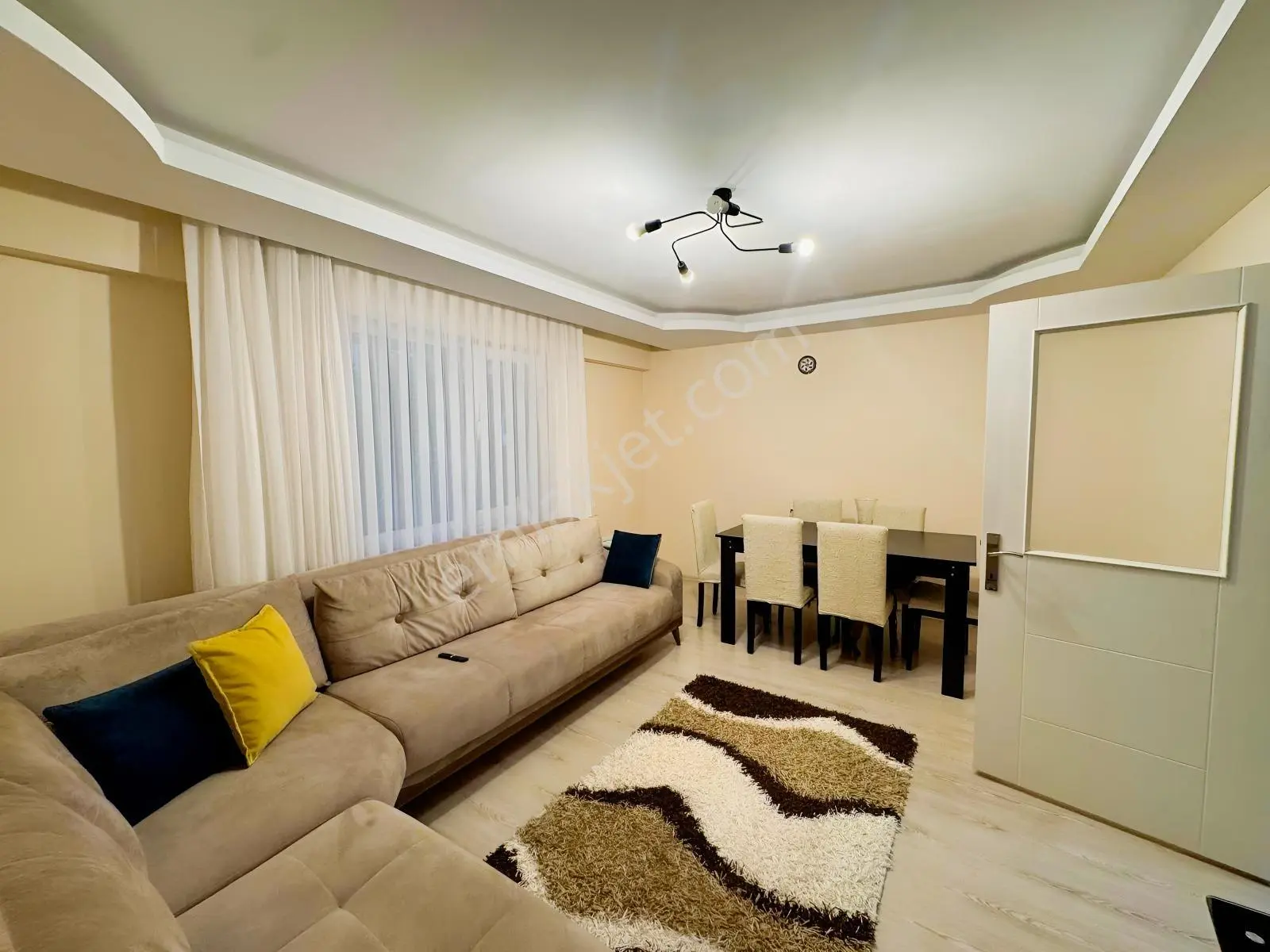 Esenevler Mah De Satılık 2+1 Daire