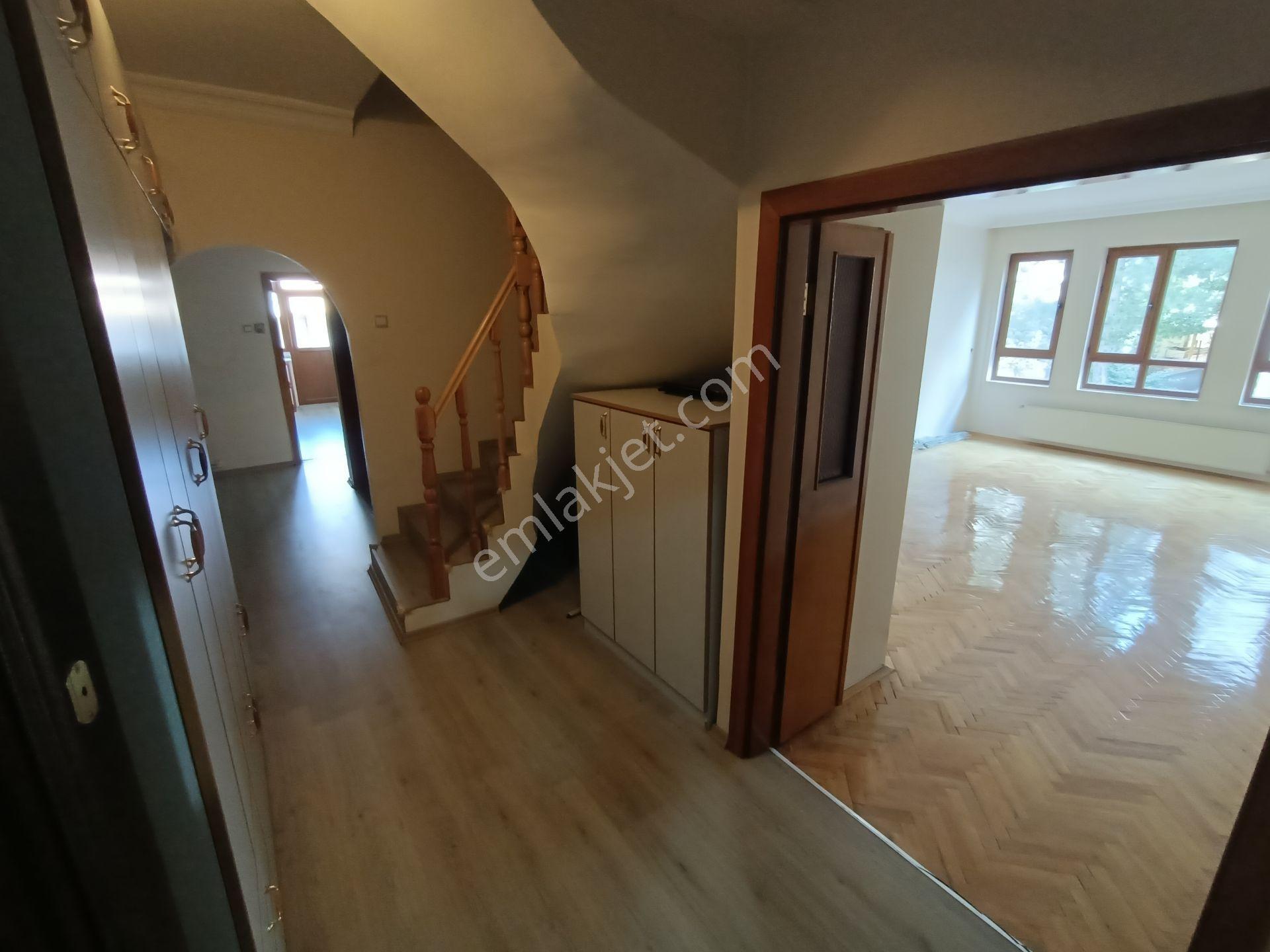 Asyapıdan 5+1 250m2 2banyolu-teraslı Kombili Lüks Dubleks — fotoğraf 14
