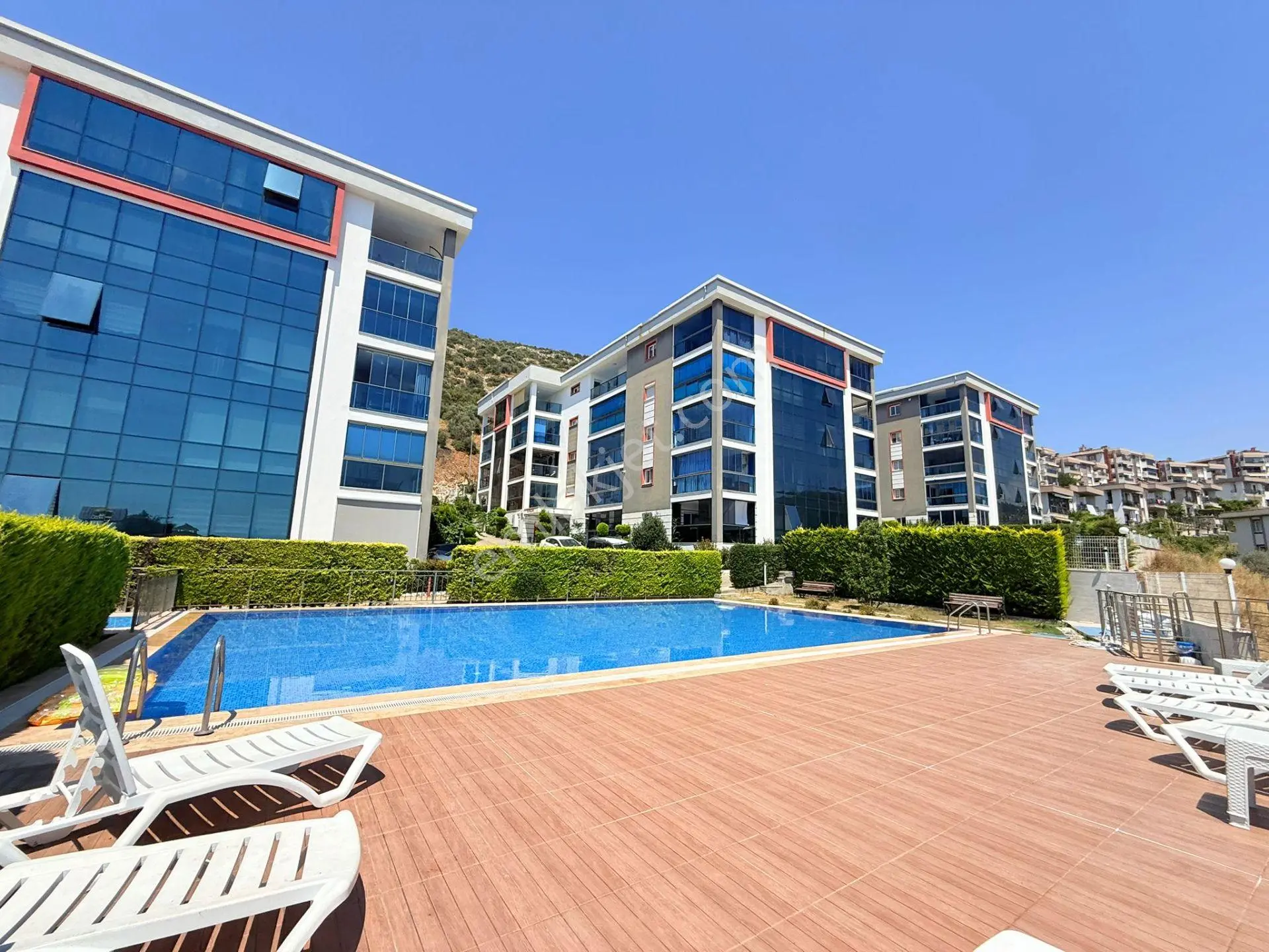 Özel Fiyat! Kısmi Manzara-sosyalalan-acık/kapalı Havuz-otopark-dogalgazlı-fırsat Daire (takasa Açık) — fotoğraf 2
