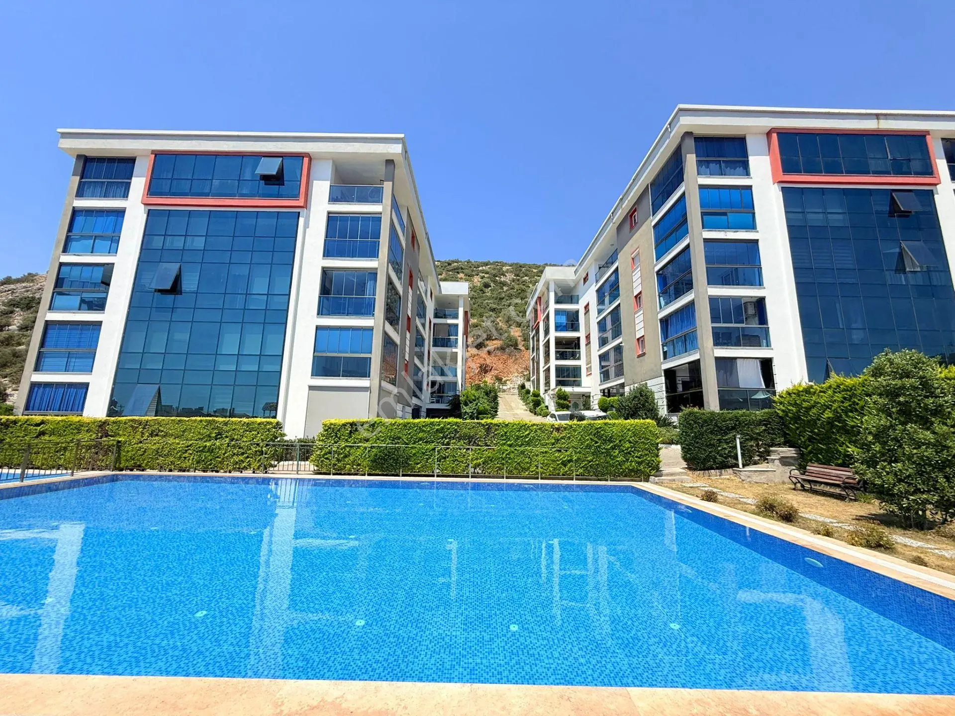 Özel Fiyat! Kısmi Manzara-sosyalalan-acık/kapalı Havuz-otopark-dogalgazlı-fırsat Daire (takasa Açık) — fotoğraf 4