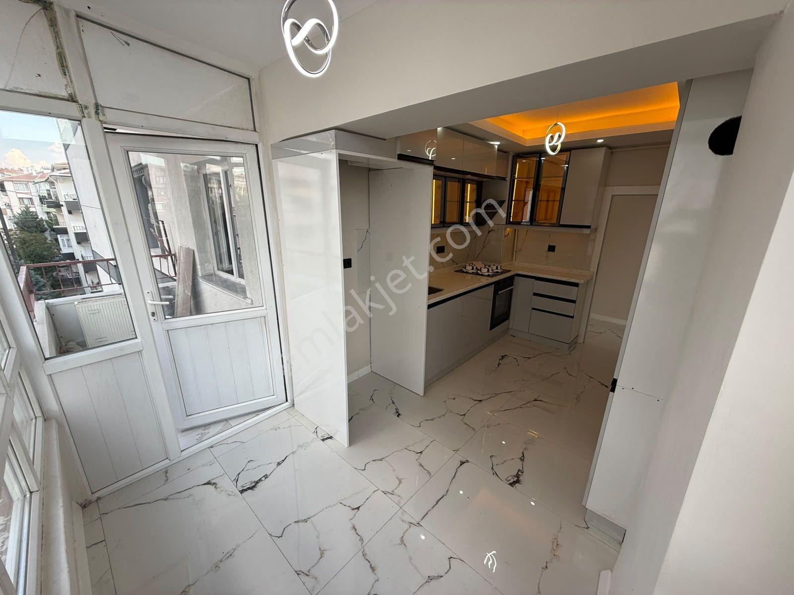 M.ç Emlak Tan Andiçen Mah 2 Ara Katta Salon Bagımsız Ön Cephe 3+1 Full+full Yapılı Satlık Daire — fotoğraf 16