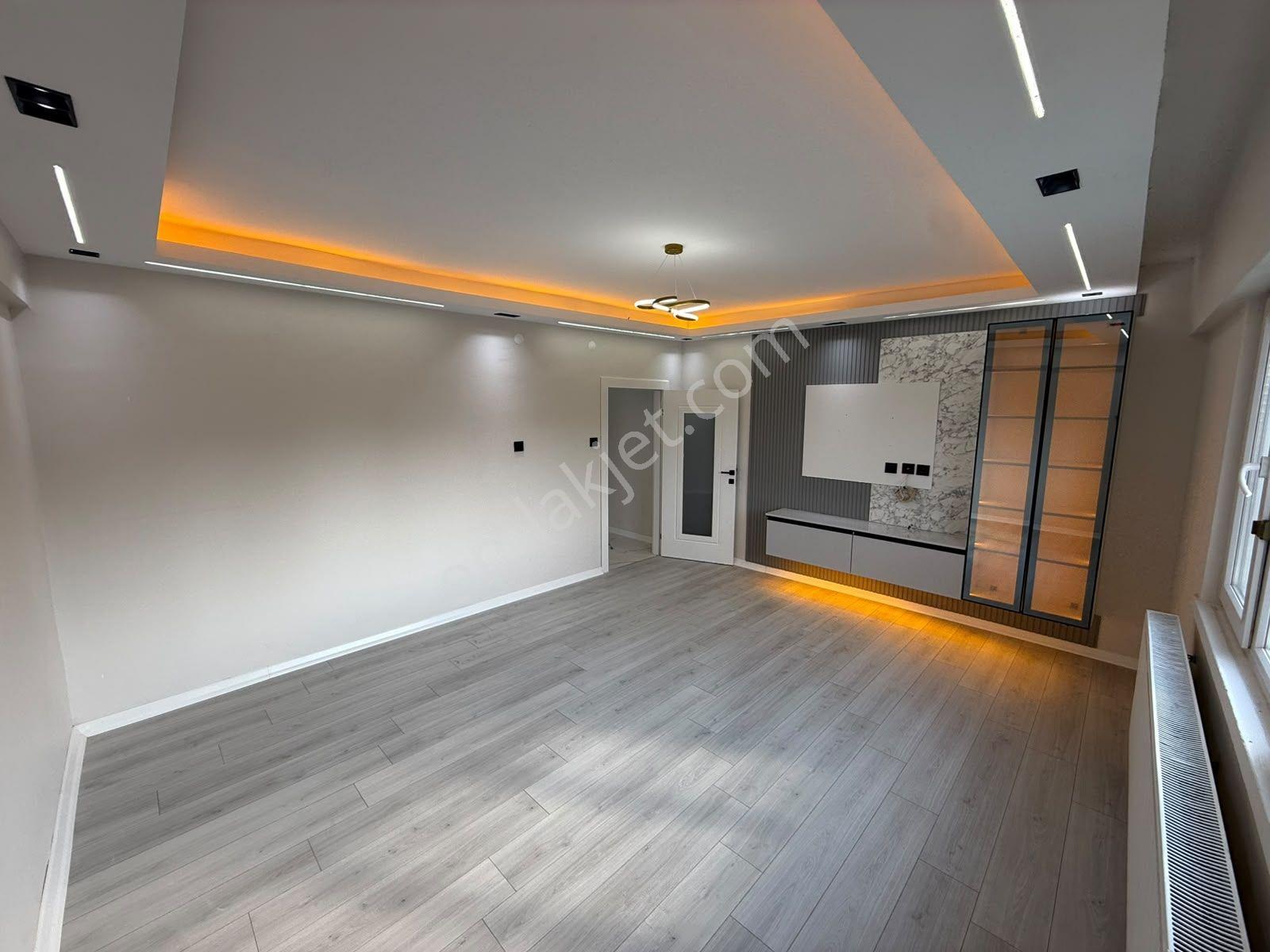 M.ç Emlak Tan Andiçen Mah 2 Ara Katta Salon Bagımsız Ön Cephe 3+1 Full+full Yapılı Satlık Daire — fotoğraf 17