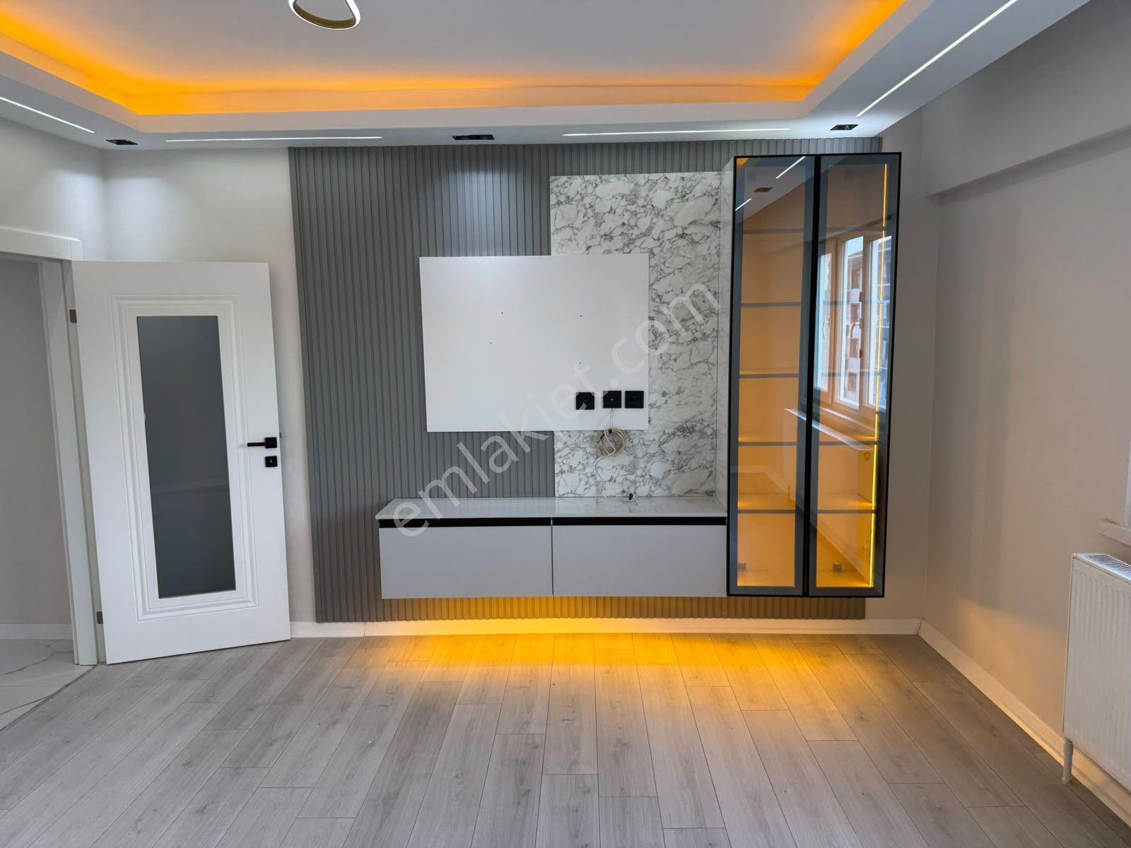 M.ç Emlak Tan Andiçen Mah 2 Ara Katta Salon Bagımsız Ön Cephe 3+1 Full+full Yapılı Satlık Daire — fotoğraf 18