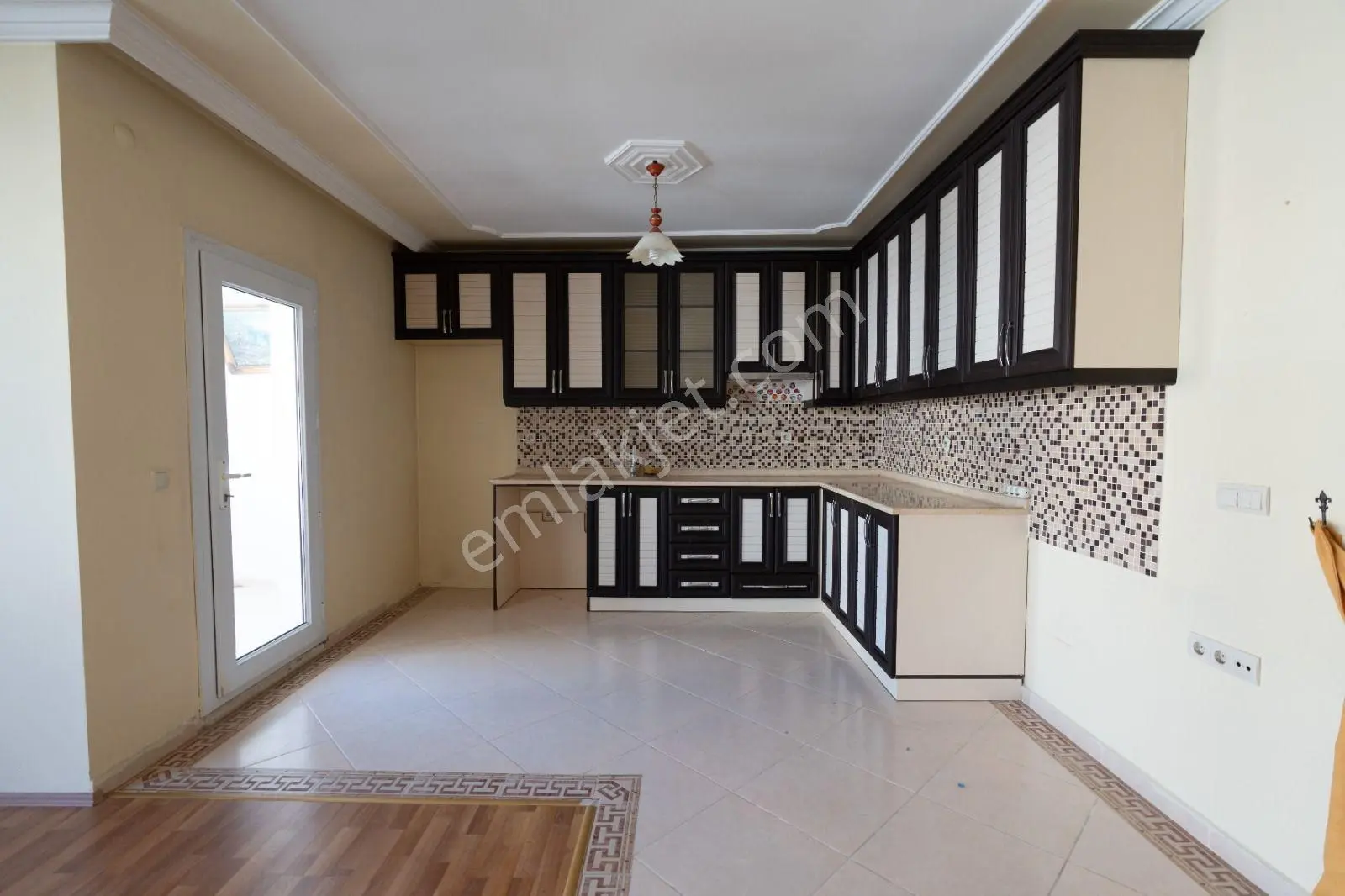Kuşadasi Marinada Bakımlı 2+1 Daire — fotoğraf 4