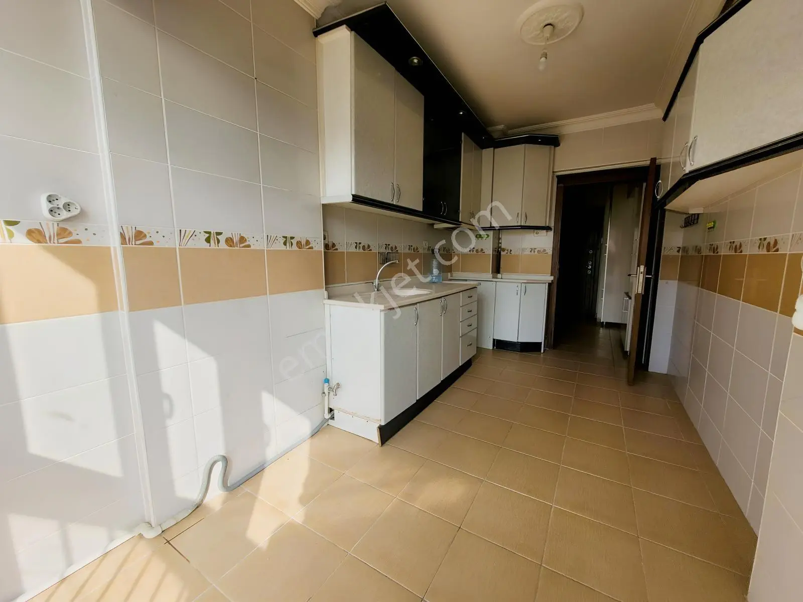 Ayvalı Rozet Sokakta 3+1 125 M2 Güneybatı Ferah Cepheli Daire ! — fotoğraf 4