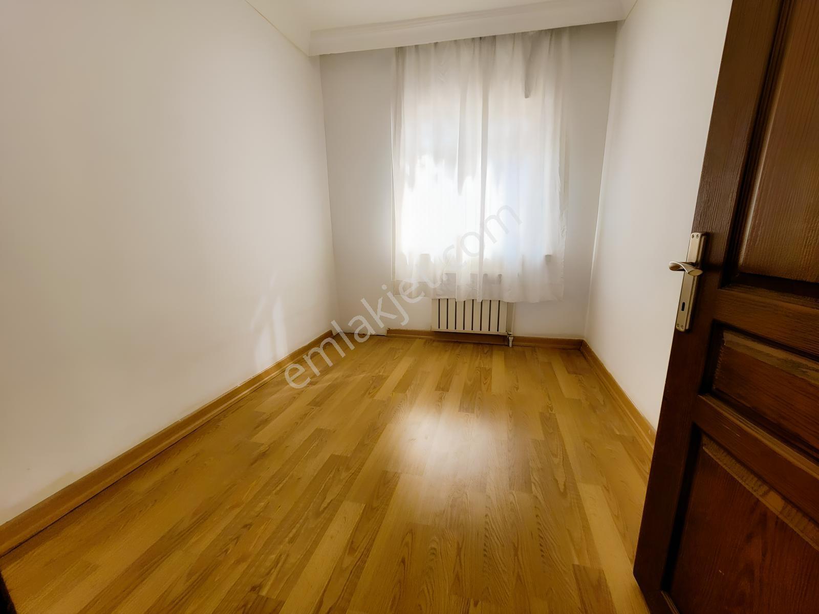 Ayvalı Rozet Sokakta 3+1 125 M2 Güneybatı Ferah Cepheli Daire ! — fotoğraf 10