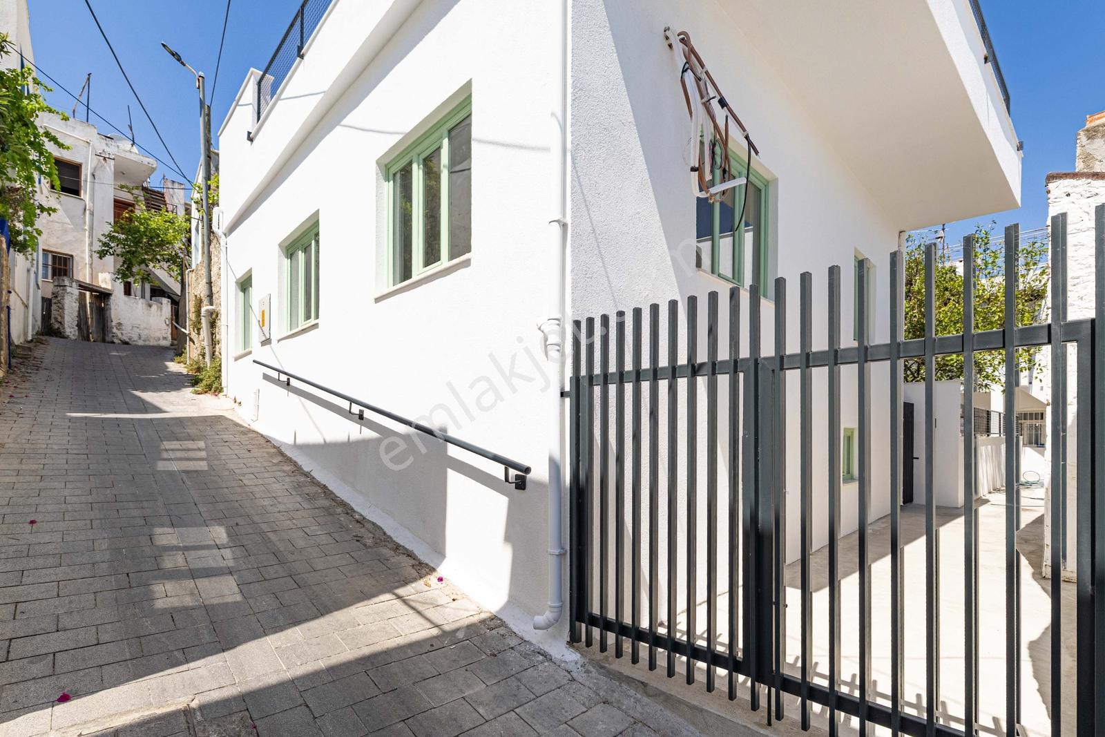 Marina Ve Kale Manzaralı Yenilenmiş Otantik Bodrum Taş Evi — fotoğraf 33