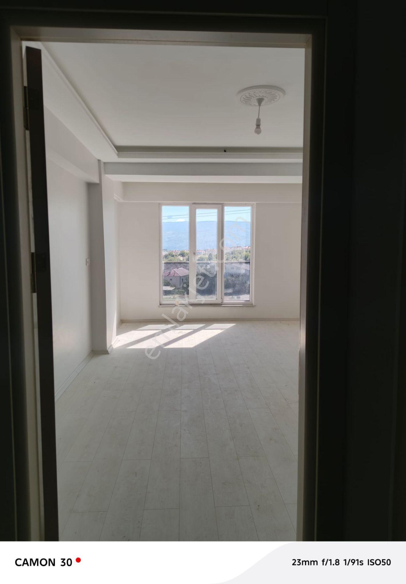 Yunusemre Mah.kemerköprü Altında 2+1 Satılık Daire — fotoğraf 5