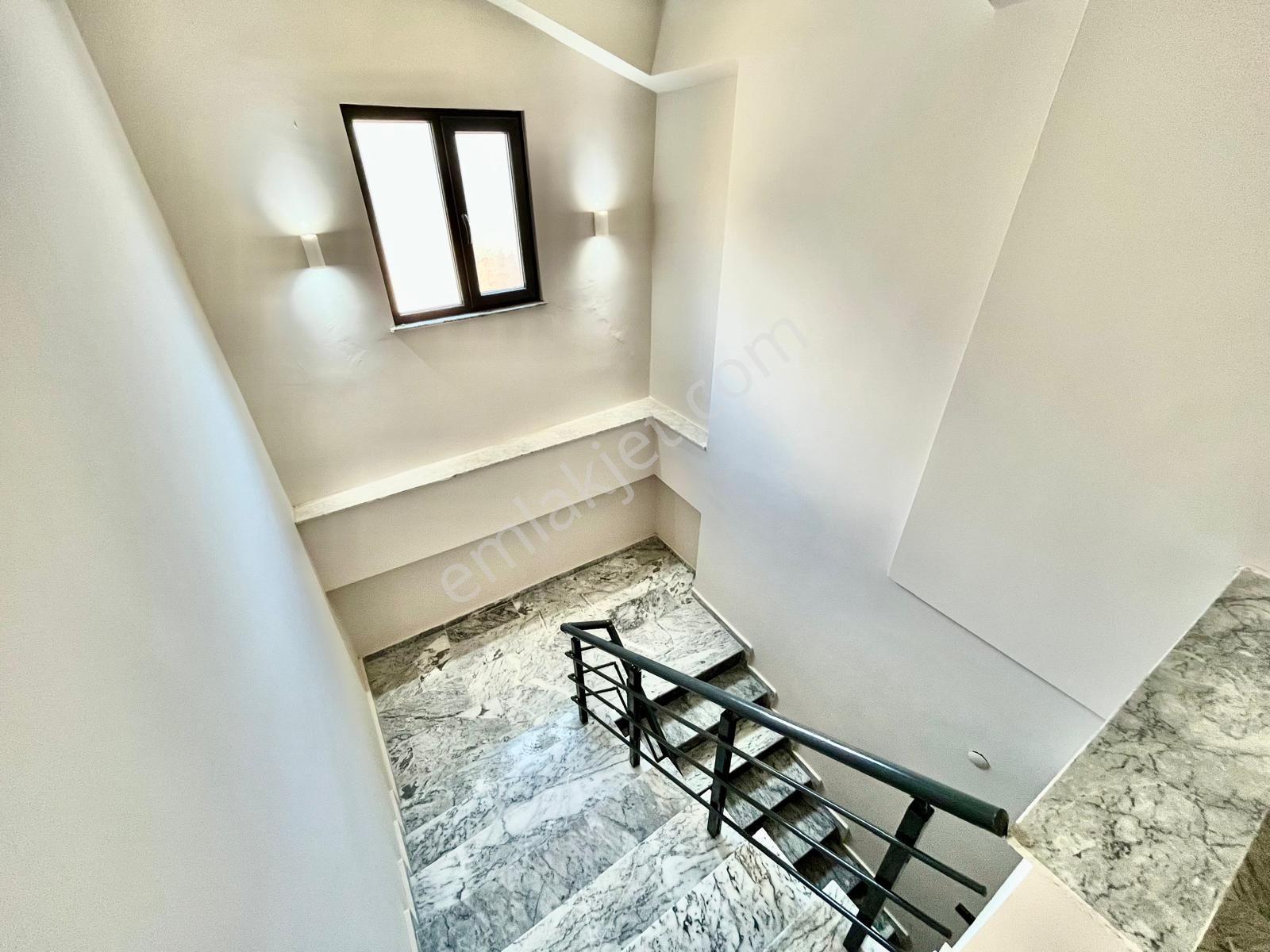 Gümüş'den Güre'de 250m² Arsa İçinde Havuzlu Muhteşem Lux 3+1 Villa — fotoğraf 17